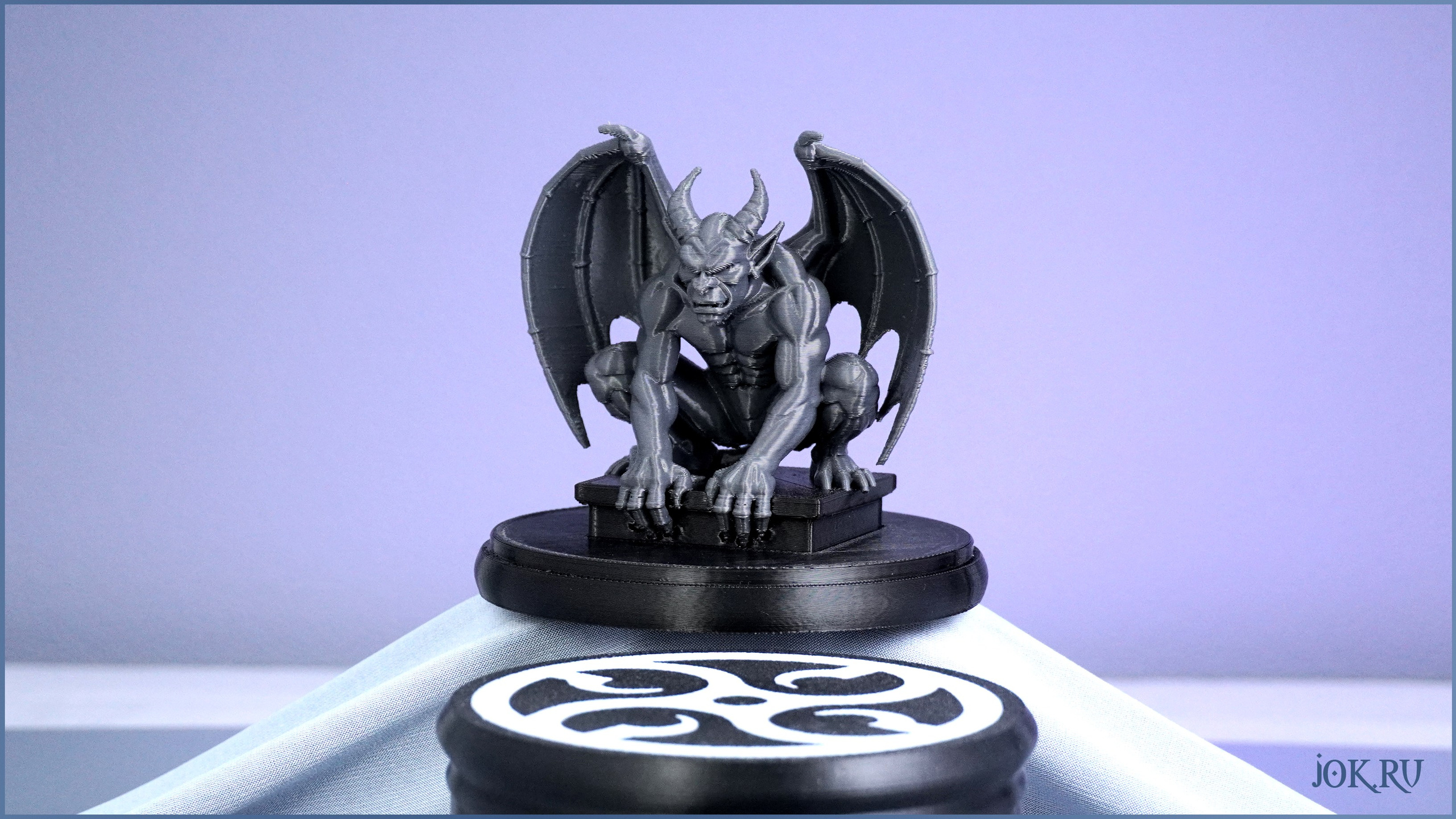 Горгулья для интерьера в готическом стиле