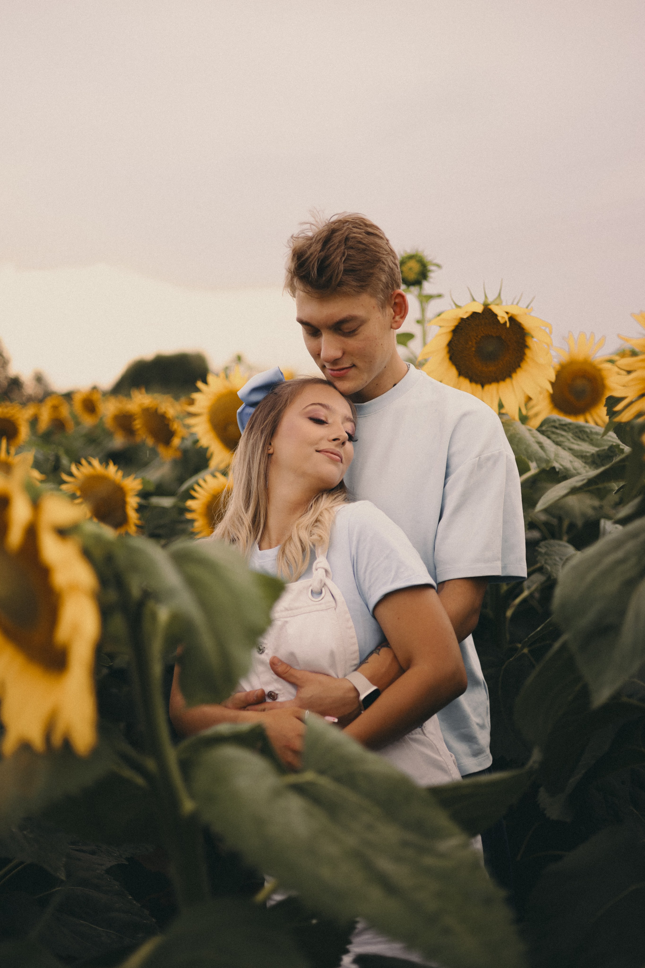 Михаил и Валерия | Подсолнухи. Фотограф Мария Лаенко