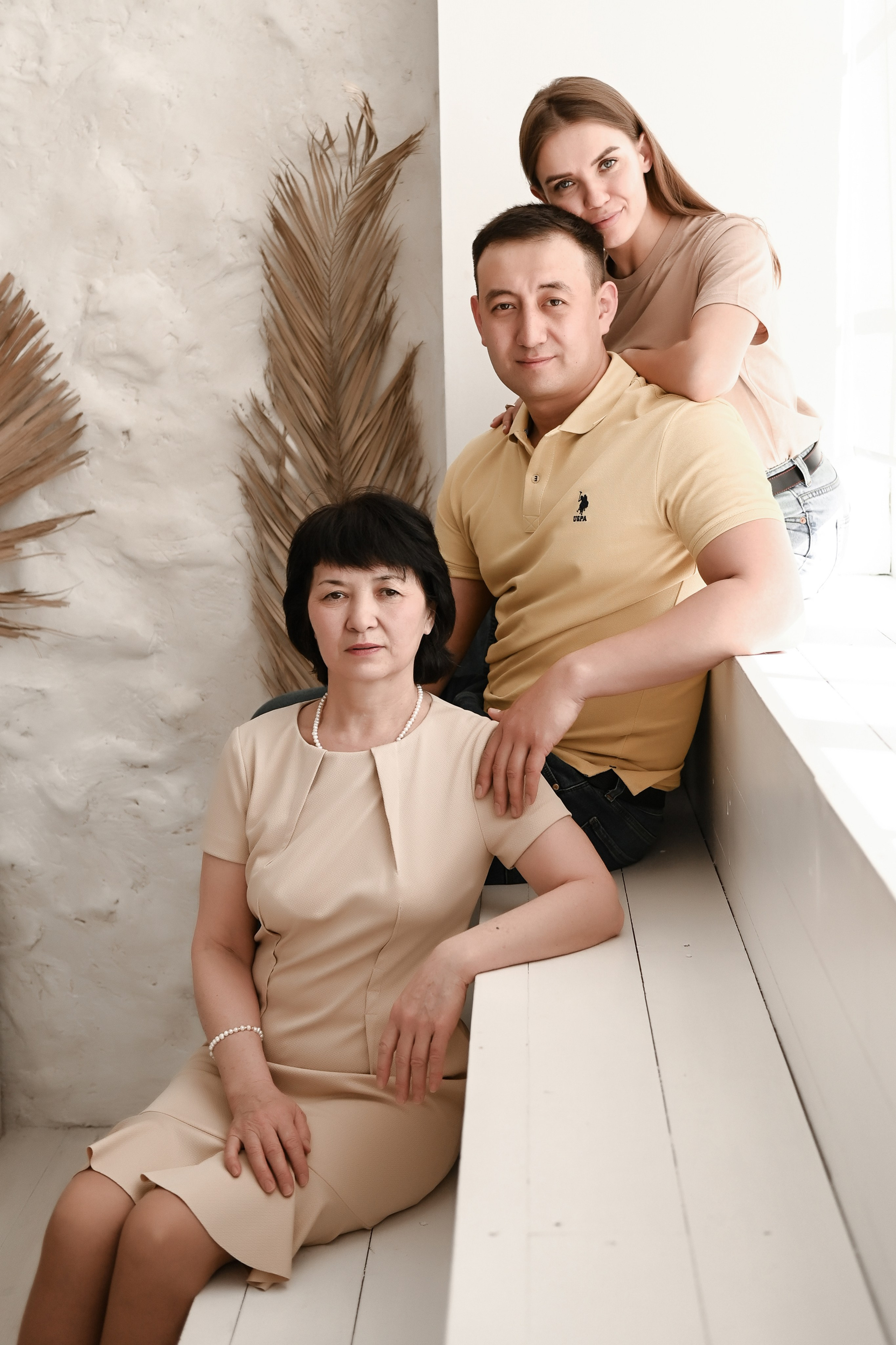 Семейная студийная  фотосессия 2. Свадебный, семейный, детский, контент фотограф в Омске Максим Ильин