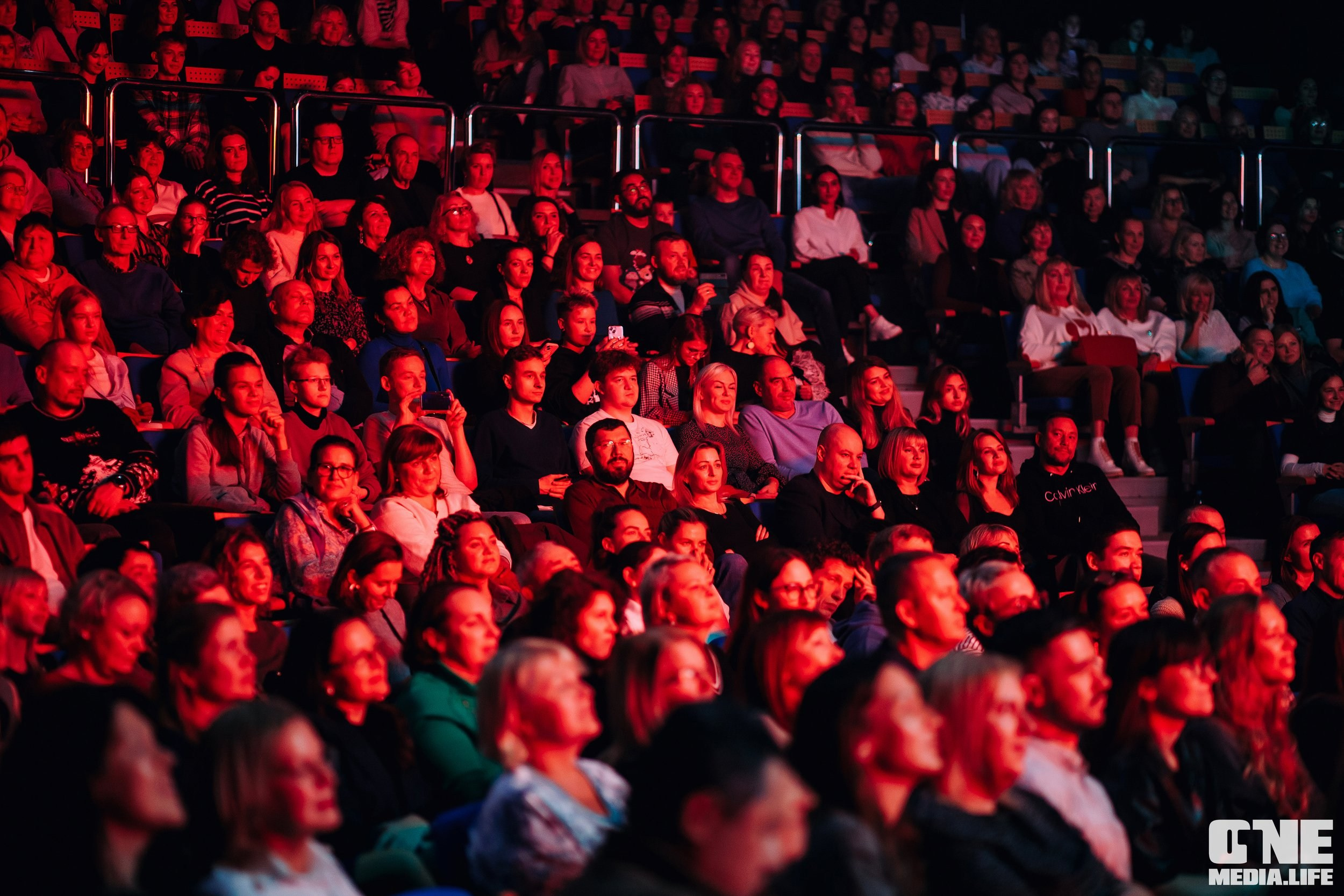 Фоторепортаж с концерта Ёлки. One Media Life: фоторепортажи, фотоотчеты с мероприятий и заведений