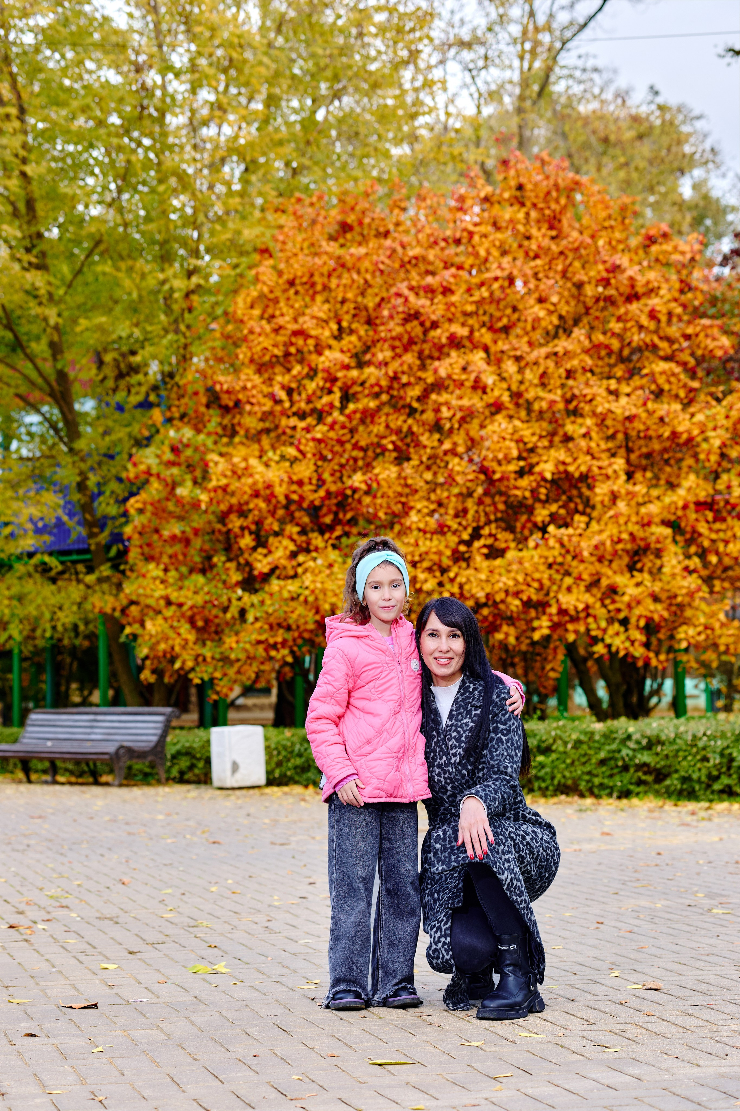 Прогулка в парке классом. Фотограф Выпускные альбомы Таганрог Сергей Коробченко