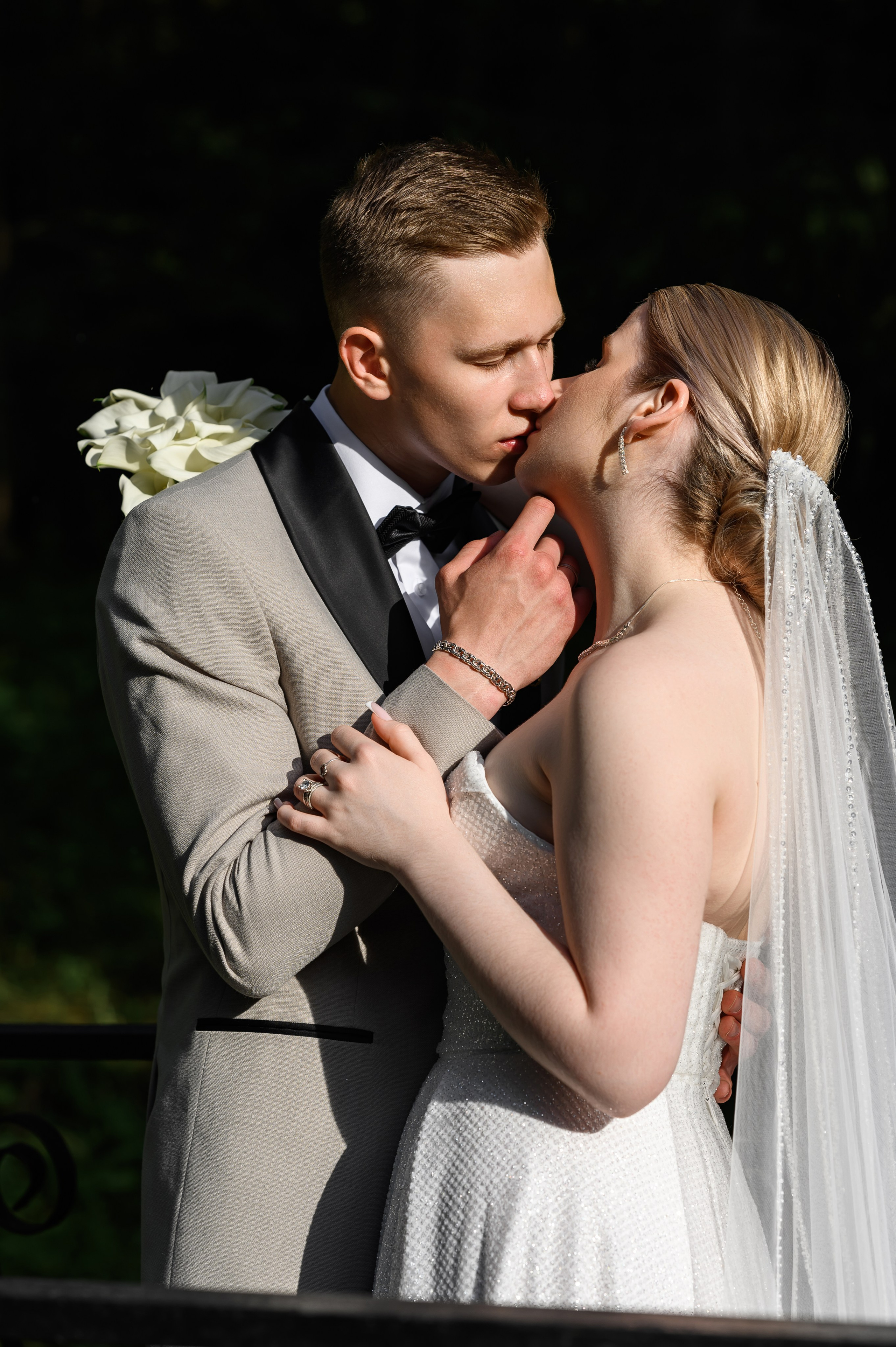 Свадебная фотосессия Банкетный зал Замок Монсоро. Свадебный фотограф Москва Юрий Кульман