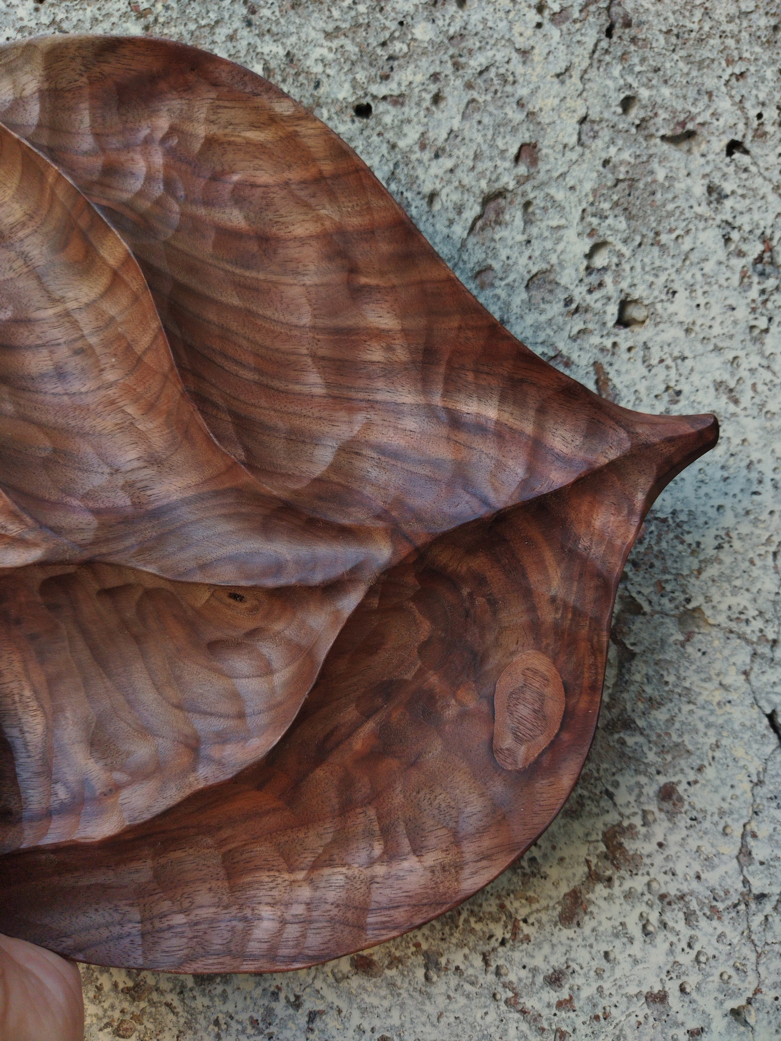 Лист из ореха. Разделочные доски и деревянная мебель на заказ