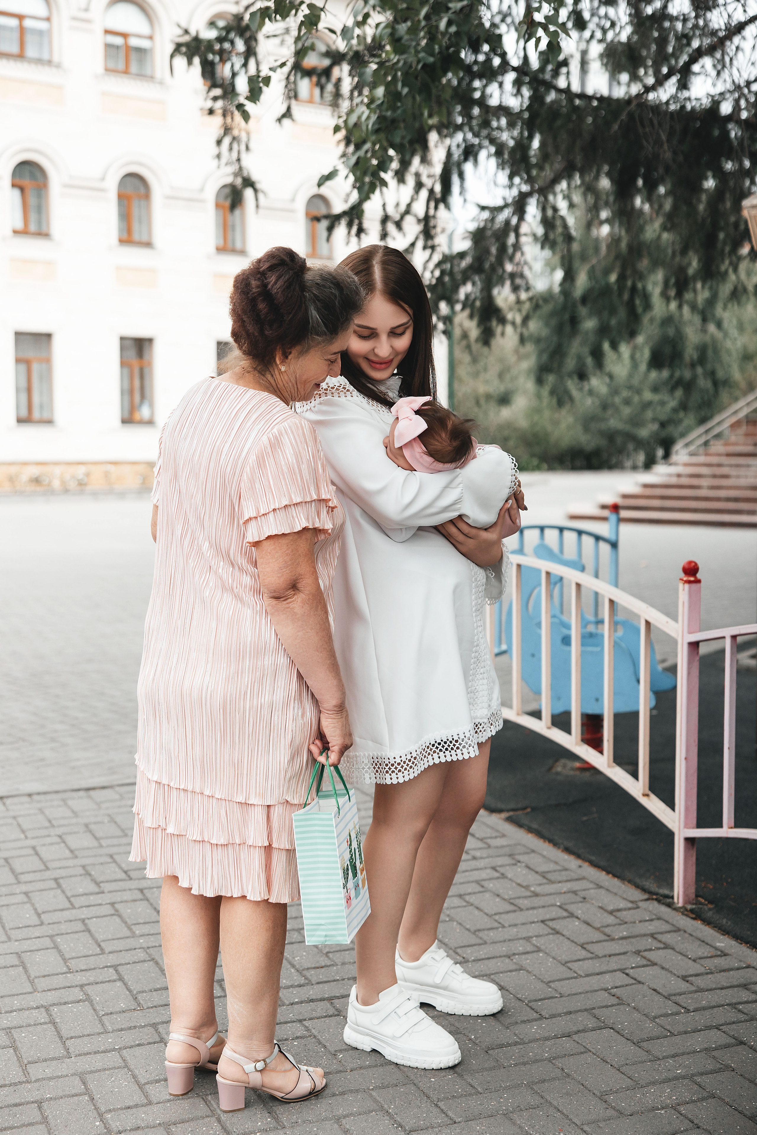 КРЕЩЕНИЕ ЭМИЛИИ. Фотограф