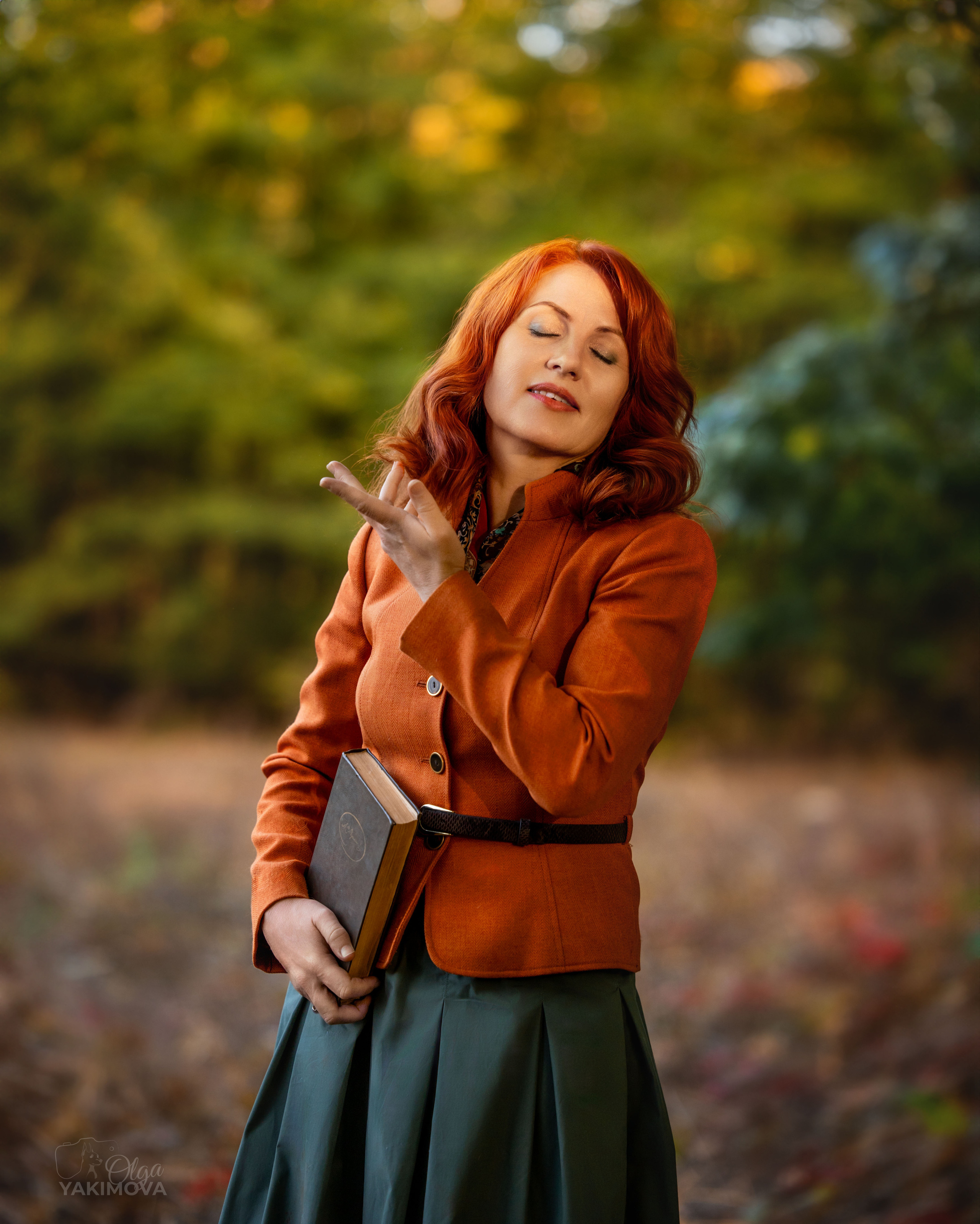 АННА И ЕЕ ХВОСТИКИ. Фотограф