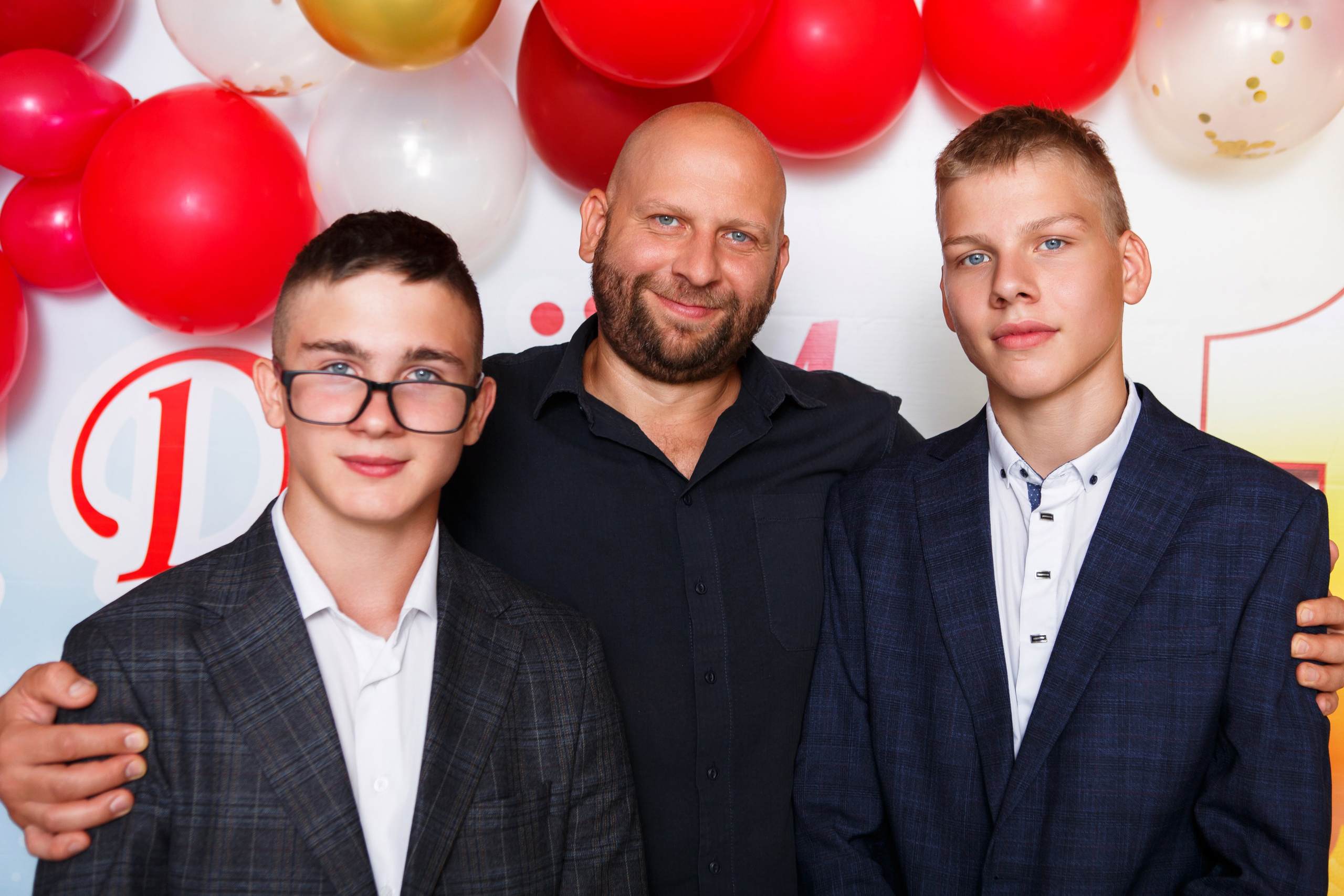 1 СЕНТЯБРЯ 2024 ГОДА — 9 ШКОЛА — ФОТОСЕССИЯ С РОДИТЕЛЯМИ. Профессиональный фотограф в Мценске и Орловской области