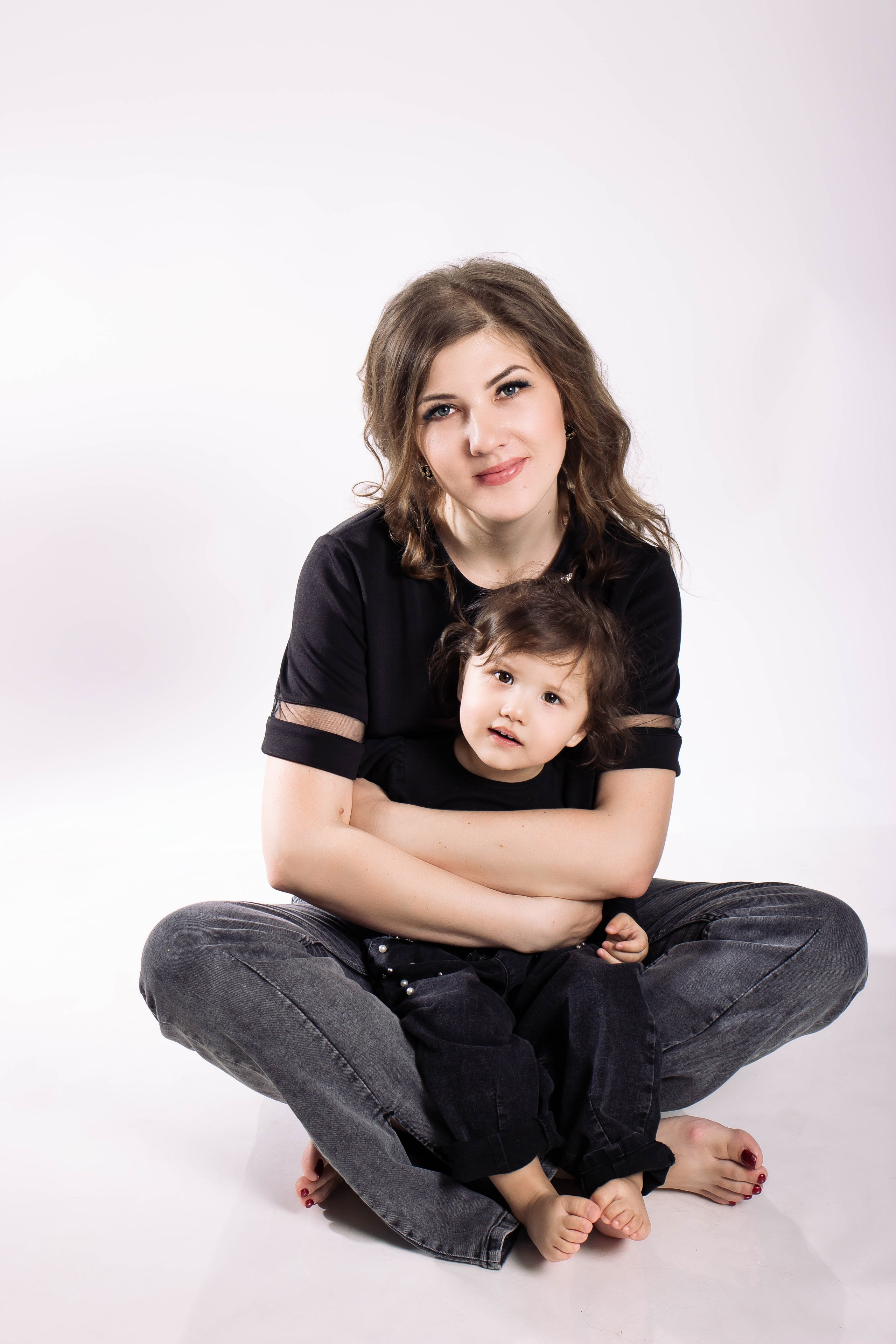 Семейная фотосессия в студии. Фотограф новорожденных в Новосибирске