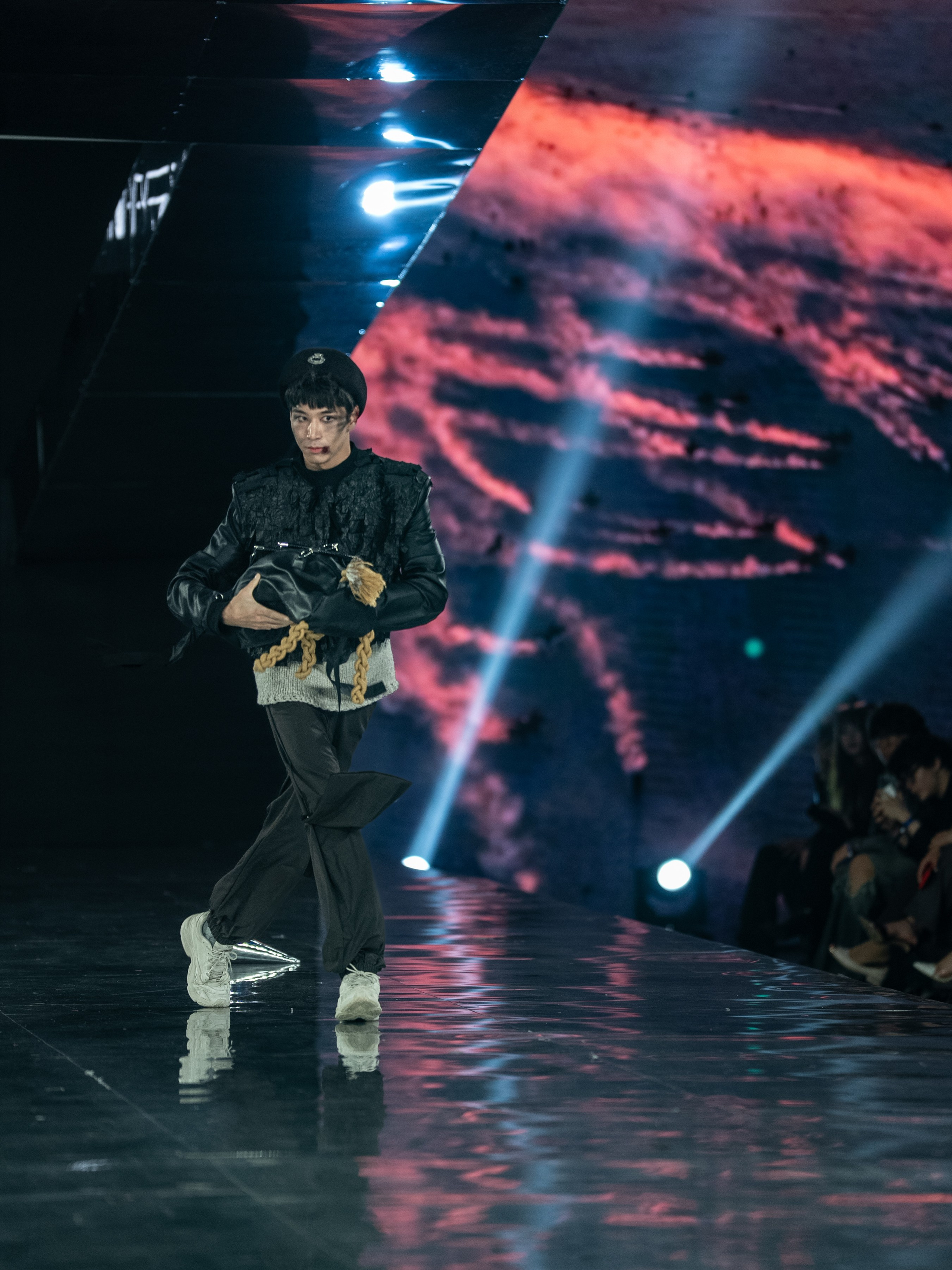 Visa Fashion Week Almaty Pre-Fall 2026 GAZHAIYIP. Сайт Алматинского НЮ АРТ, будуар и фэшн фотографа Дениса Карпенко