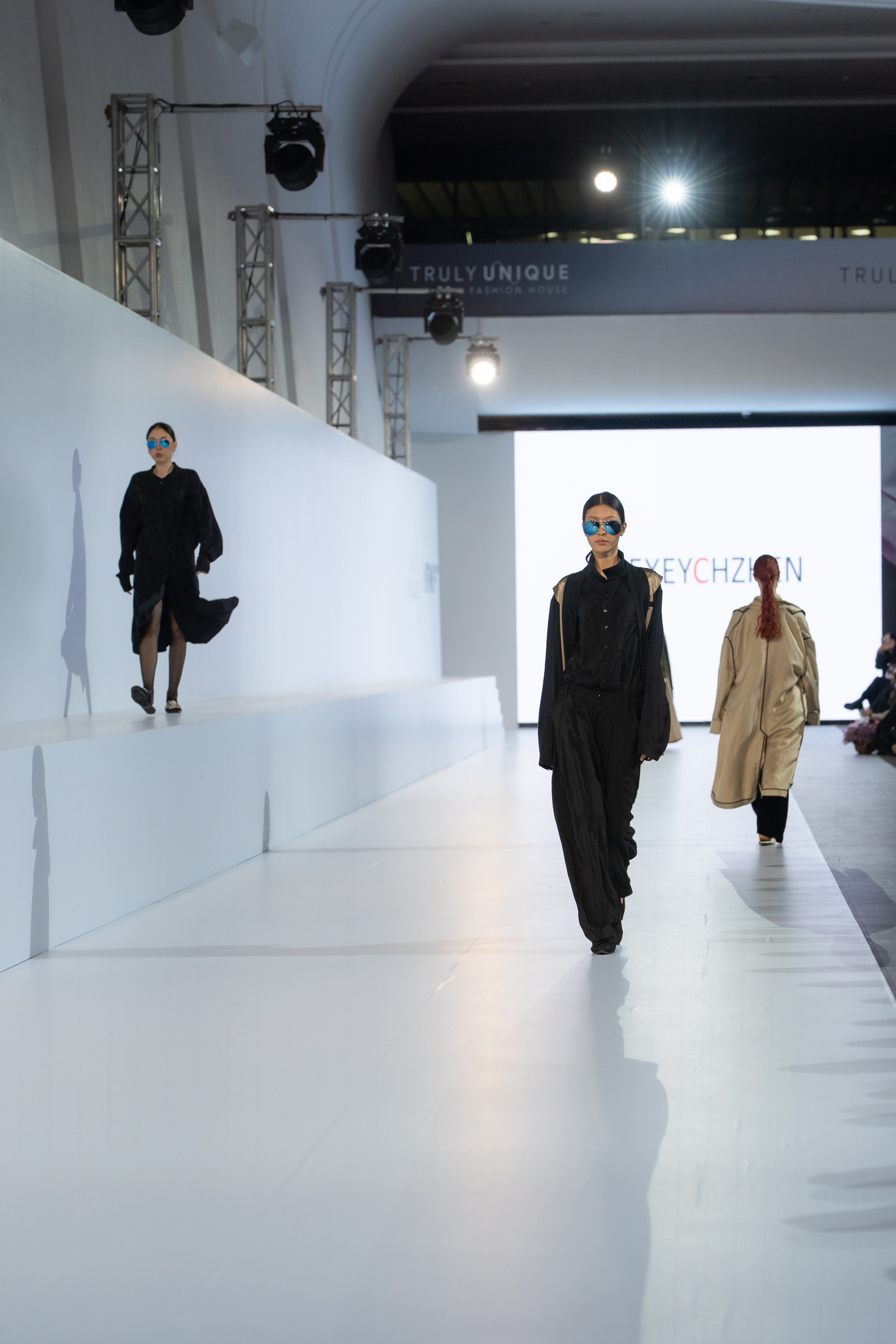 Alexey Chzhen. Сайт Алматинского НЮ АРТ, будуар и фэшн фотографа Дениса Карпенко