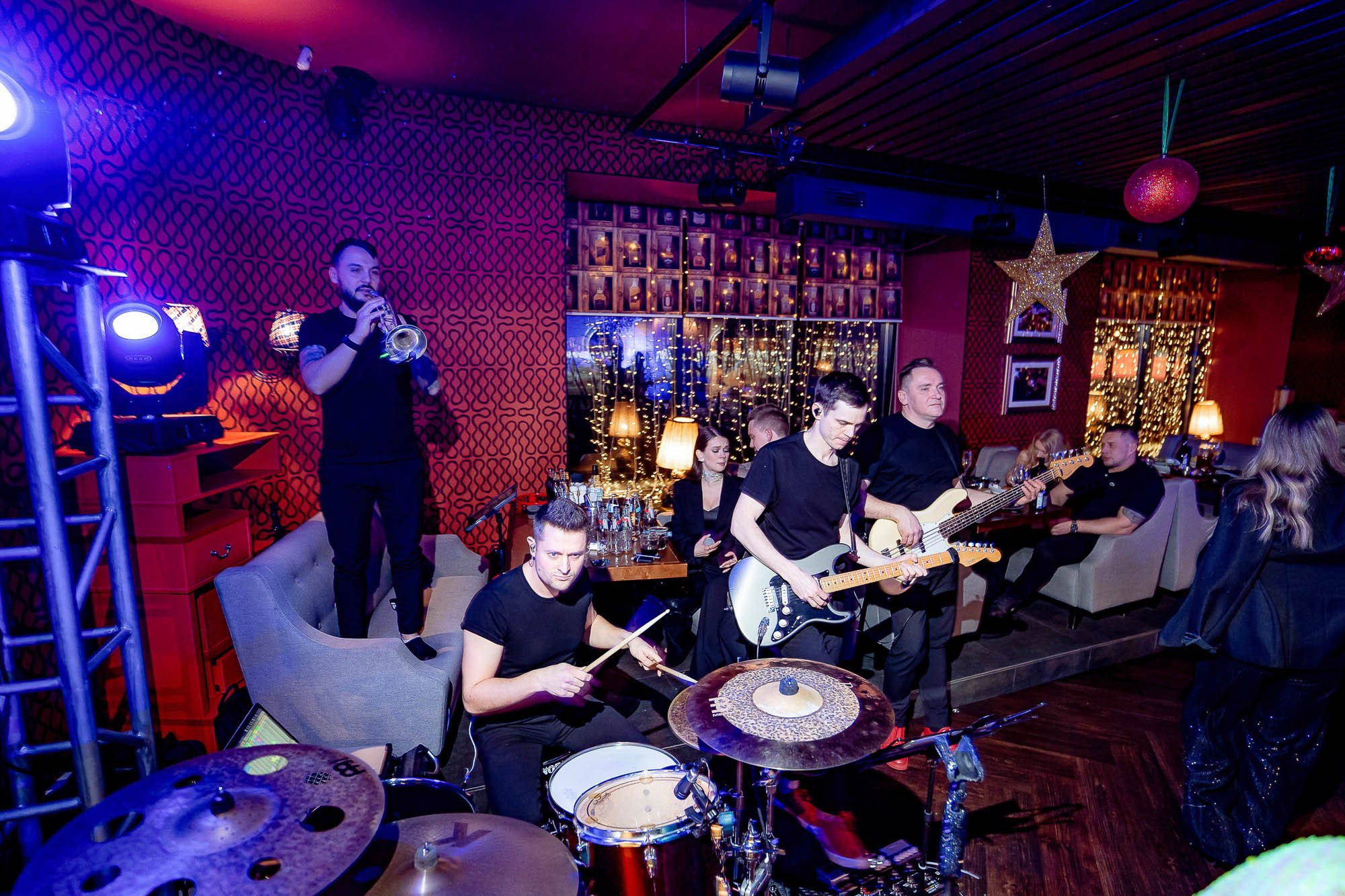 Новый год 2024 в Peoples. Сергей Кошкин. Репортажная и ивент-фотография в Сургуте