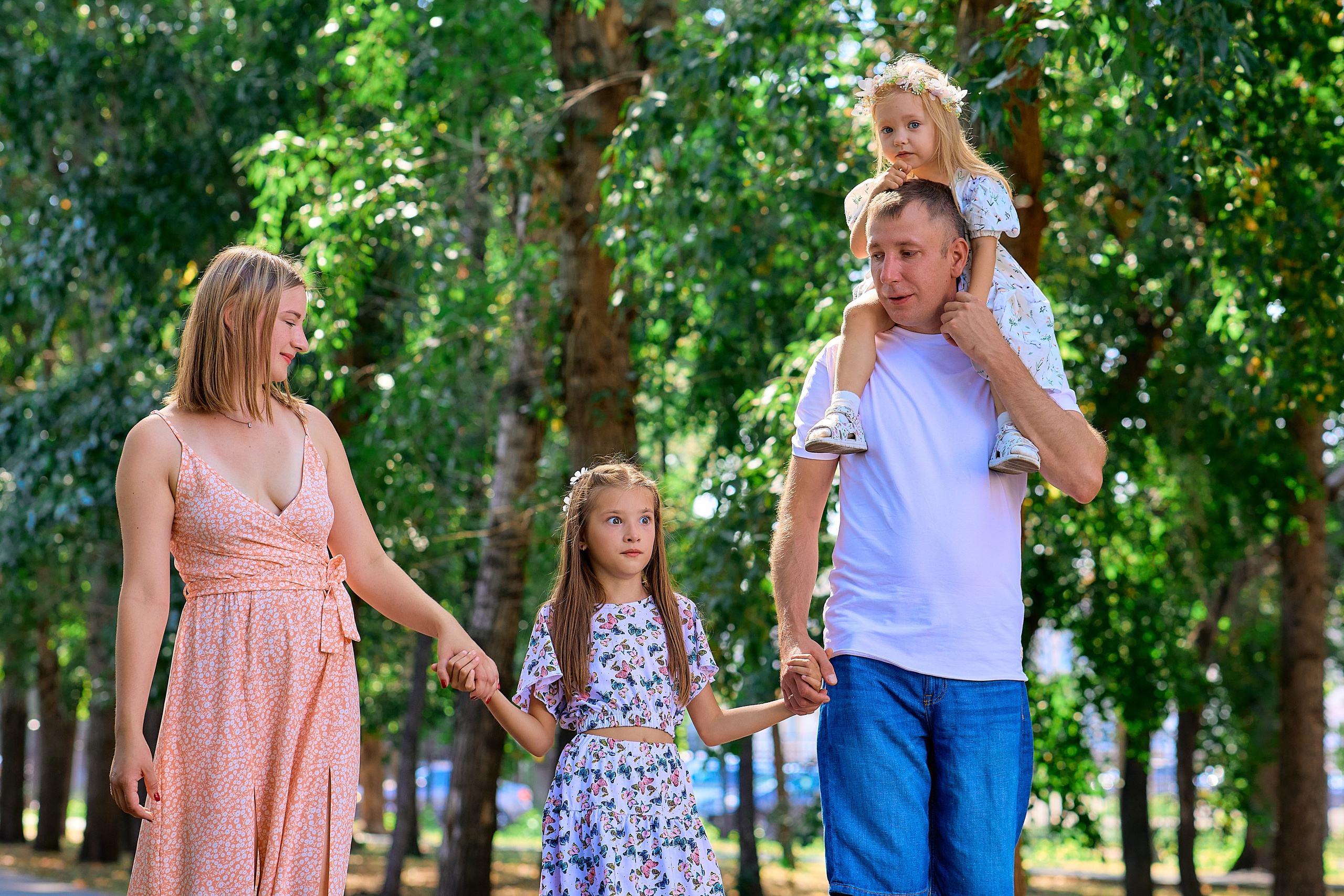 Летняя семейная фотосессия на улице. Любовь Гальцова — свадебный, семейный, детский фотограф в городе Кемерово и Кемеровской области