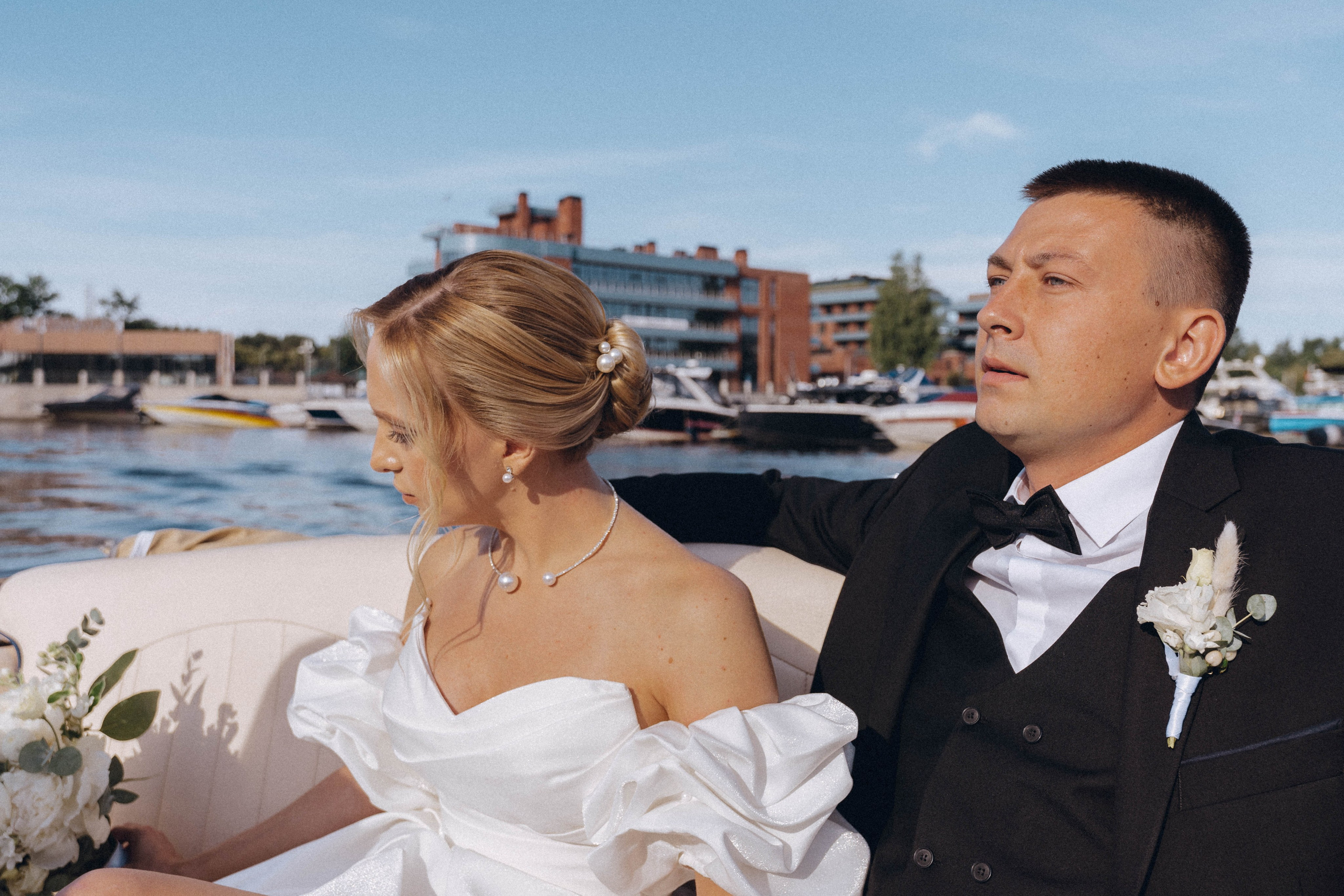 СВАДЕНБНАЯ СЬЕМКА НА КАТЕРЕ ПО КАНАЛАМ САНКТ-ПЕТЕРБУРГА И В АКВАТОРИИ НЕВЫ. Профессиональный фотограф, Санкт-Петербург — Виктория Богомолова