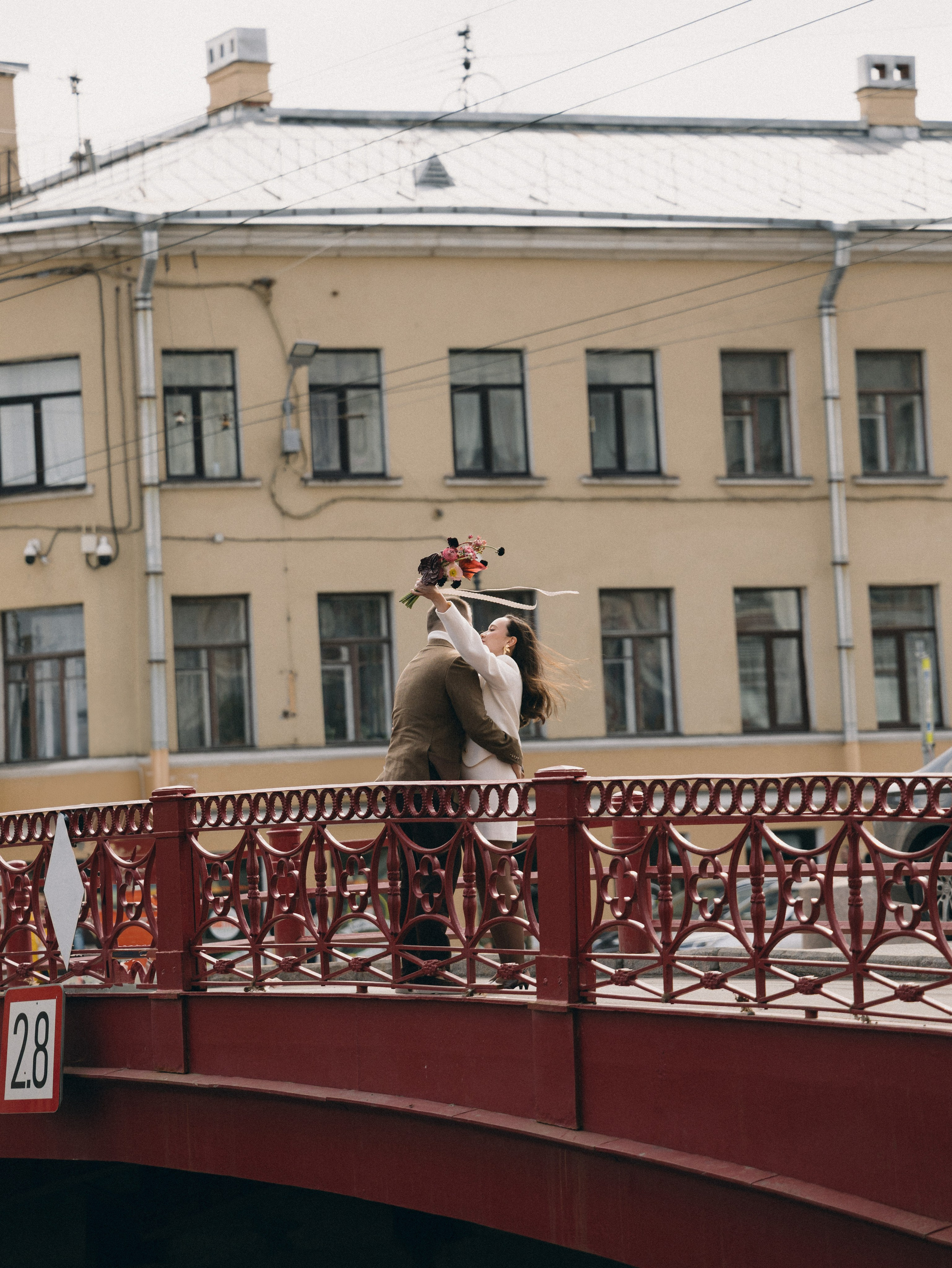 Петербург держал за руку, а любовь — за сердце. Свадебный фотограф Москва Ирина Писарева