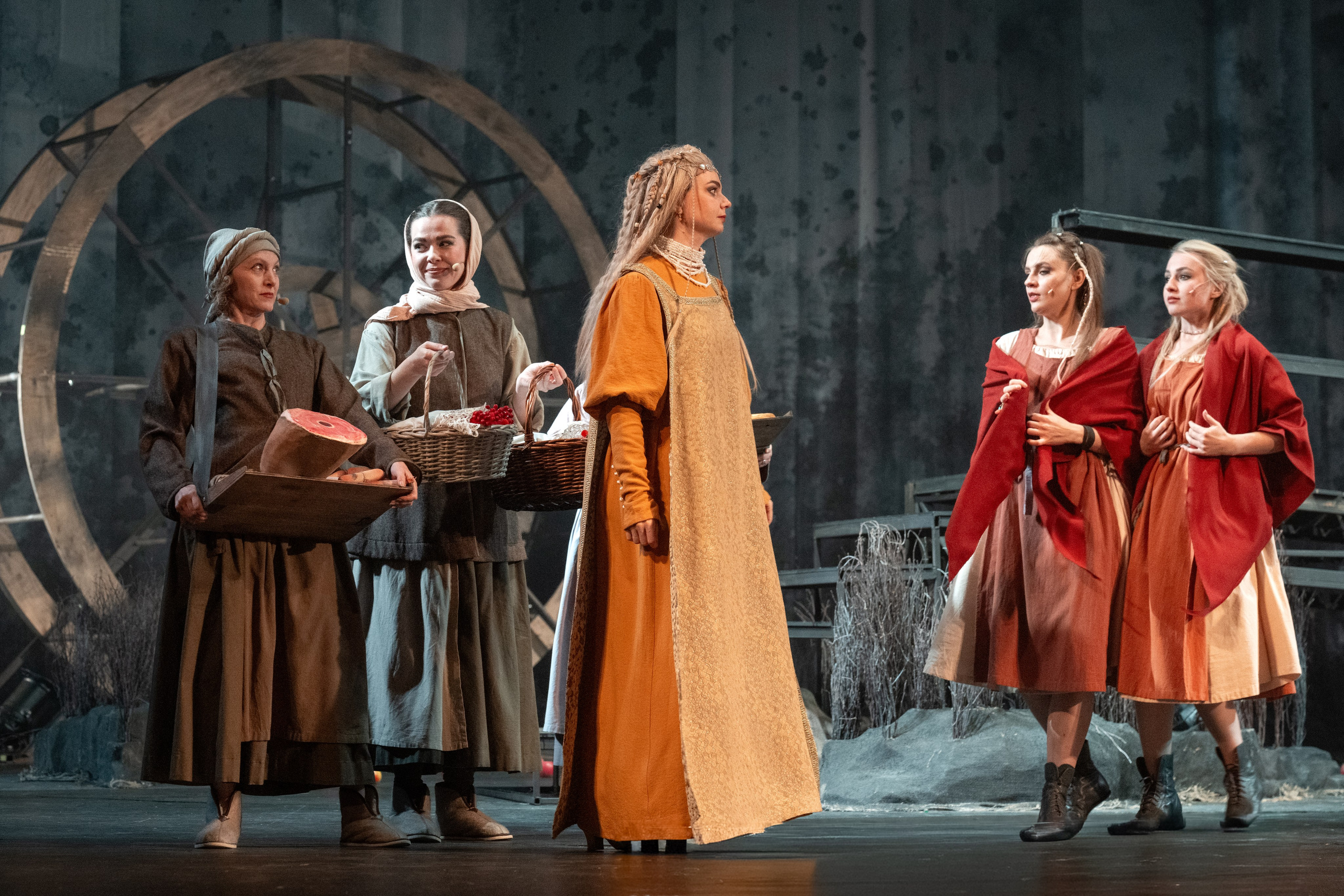 Алтайский молодёжный театр: Яга. Сайт фотографа Сергея Абрамова