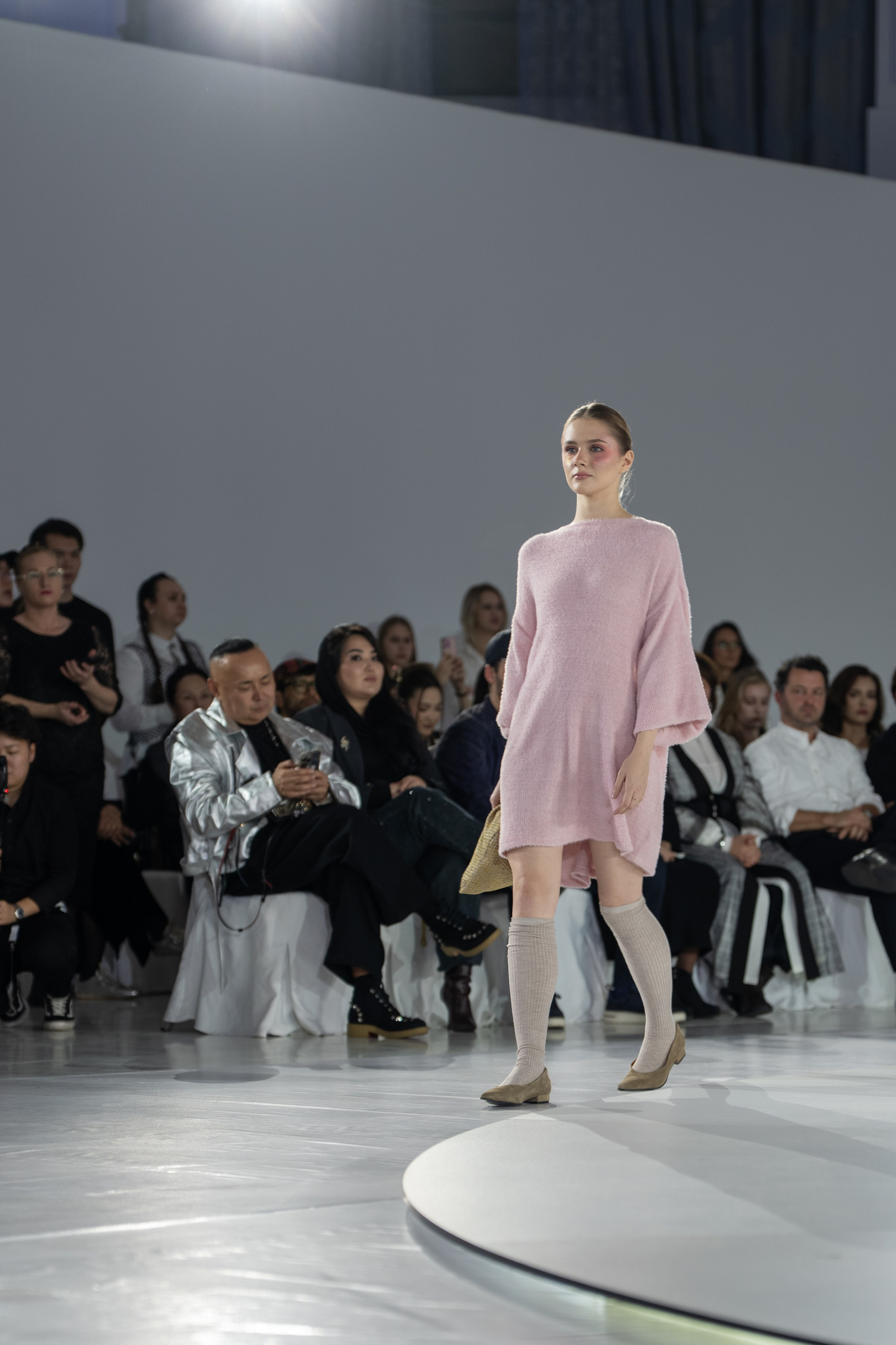 Brand Studio4353. Сайт Алматинского НЮ АРТ, будуар и фэшн фотографа Дениса Карпенко