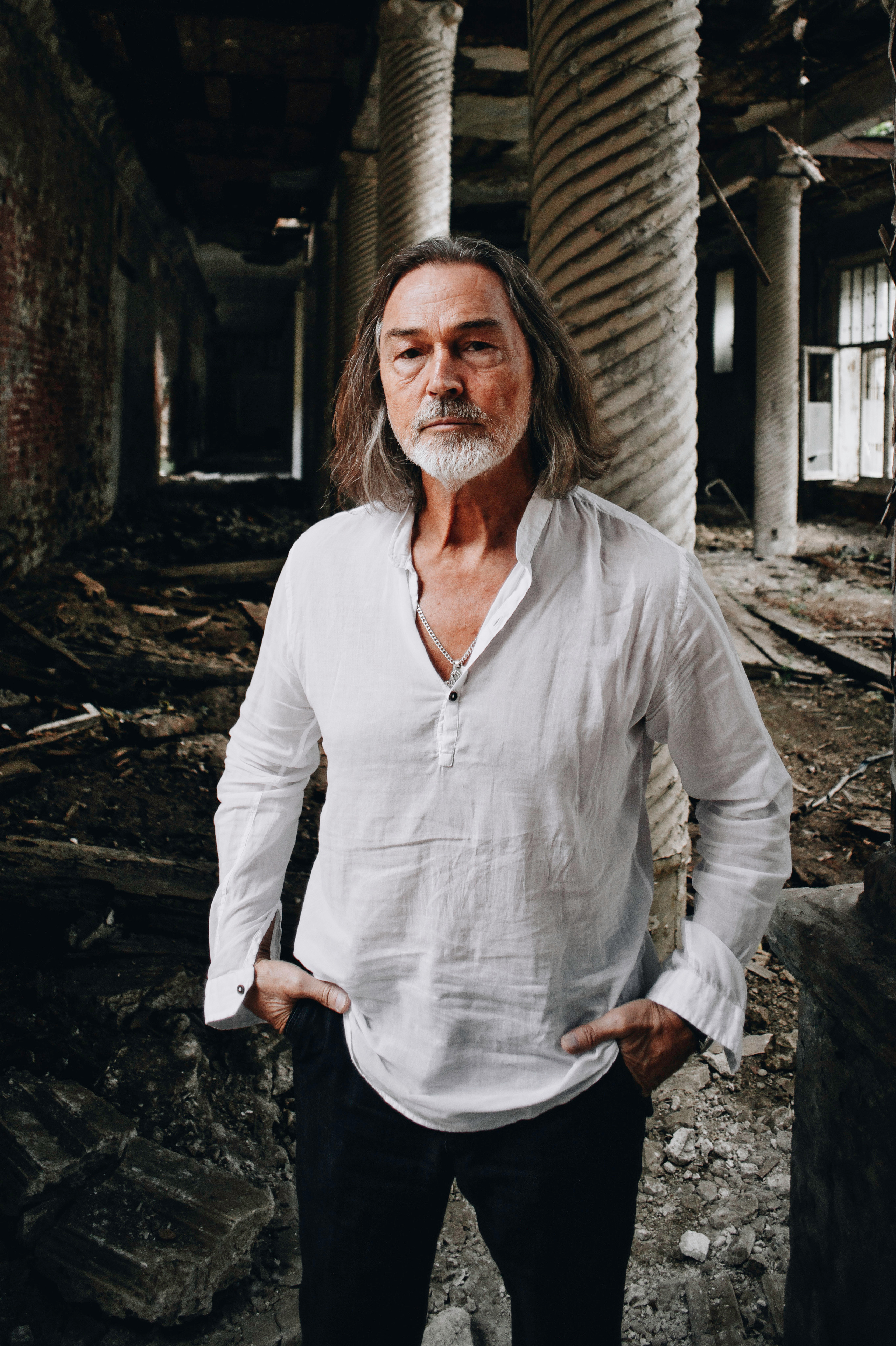 Nikas Stepanovich Safronov / color photo of the author's color. Фотограф Москва Concerts photo / Fashion photо