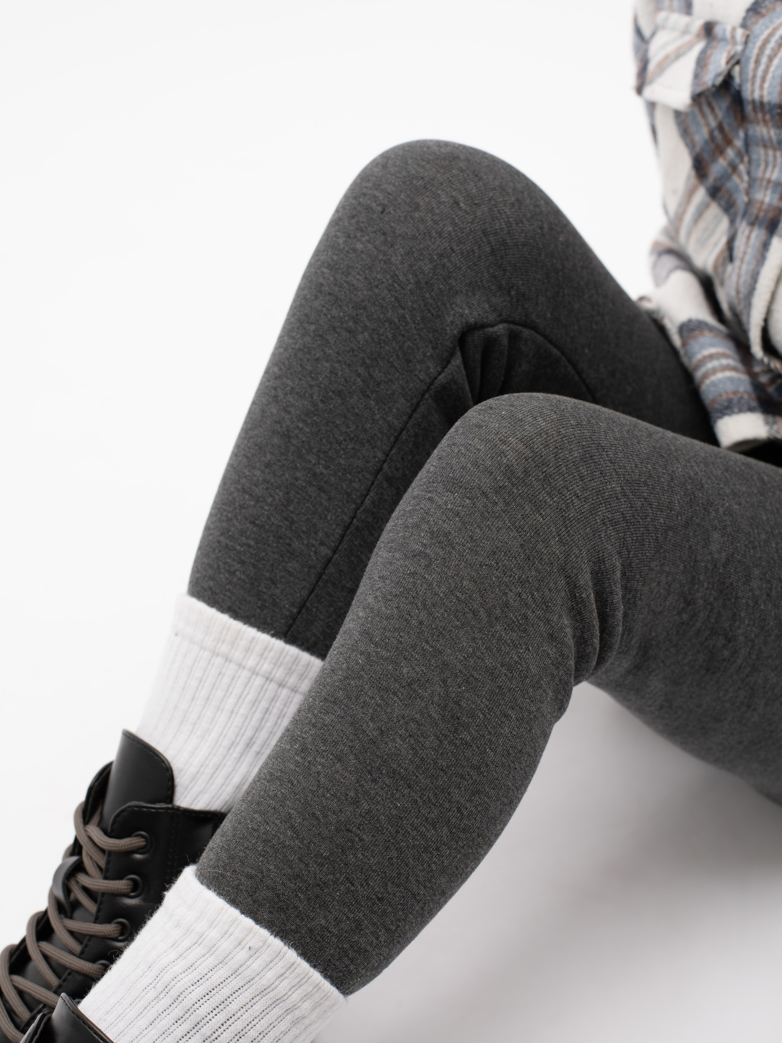 Утепленные лосины. Фотостудия предметной и модельной съёмки для маркетплейсов