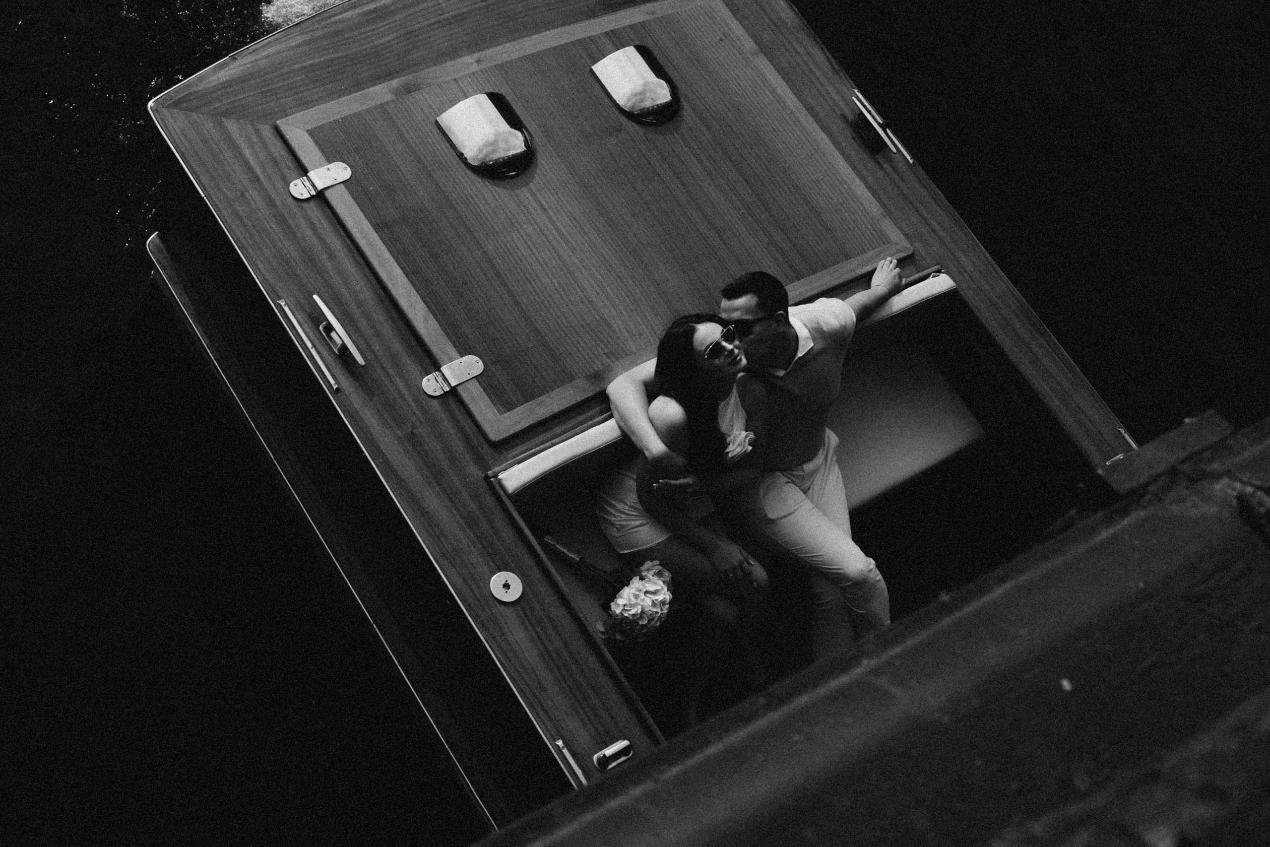 СВАДЕНБНАЯ СЬЕМКА НА КАТЕРЕ ПО КАНАЛАМ САНКТ-ПЕТЕРБУРГА И В АКВАТОРИИ НЕВЫ. Профессиональный фотограф, Санкт-Петербург — Виктория Богомолова