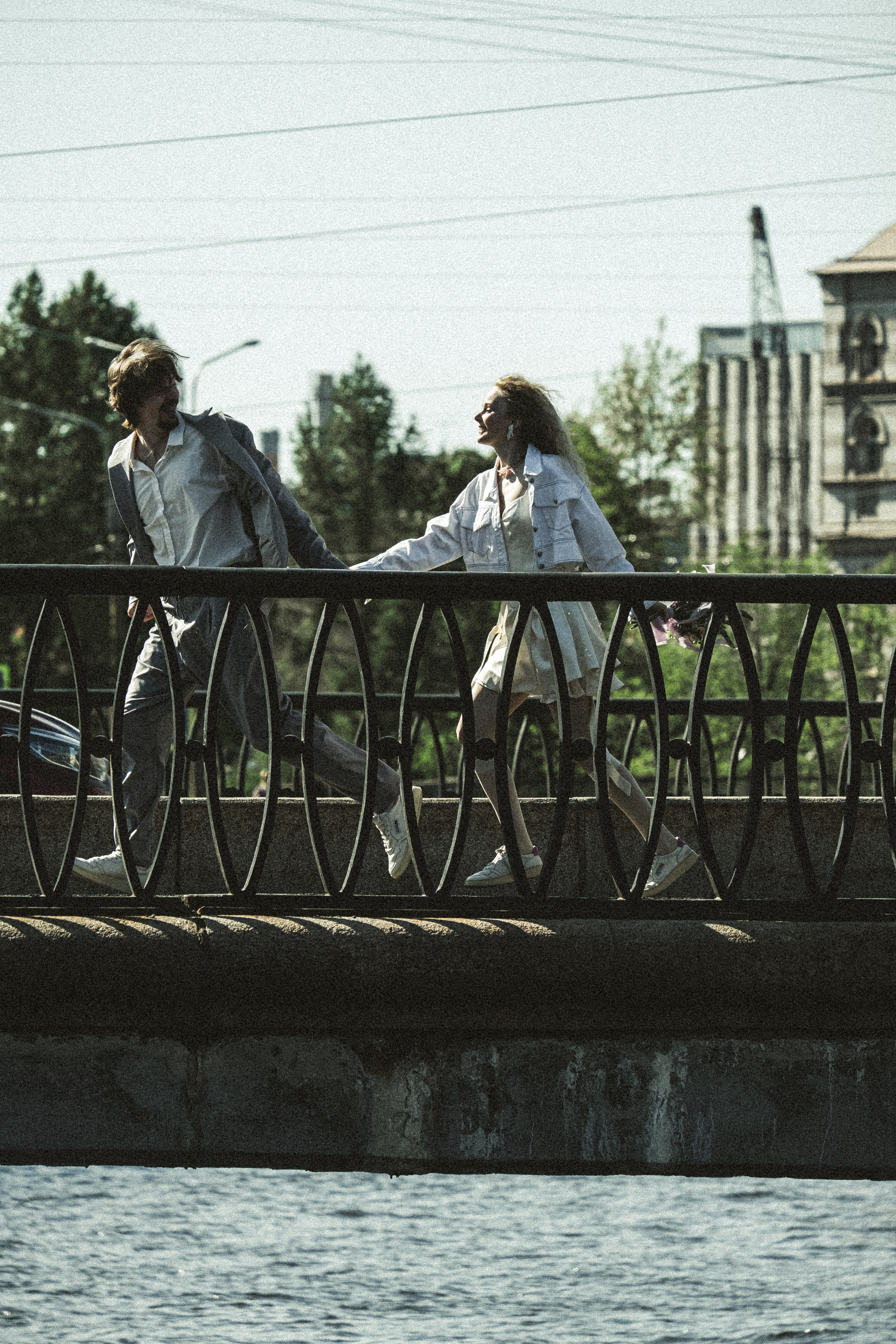 СВАДЕБНАЯ ПРОГУЛКА ПО ПЕТРОГРАДКЕ ВЕСНОЙ. СВАДЕБНАЯ ФОТОСЕССИИЯ НА ПЕТРОГРАДКЕ. Профессиональный фотограф, Санкт-Петербург — Виктория Богомолова