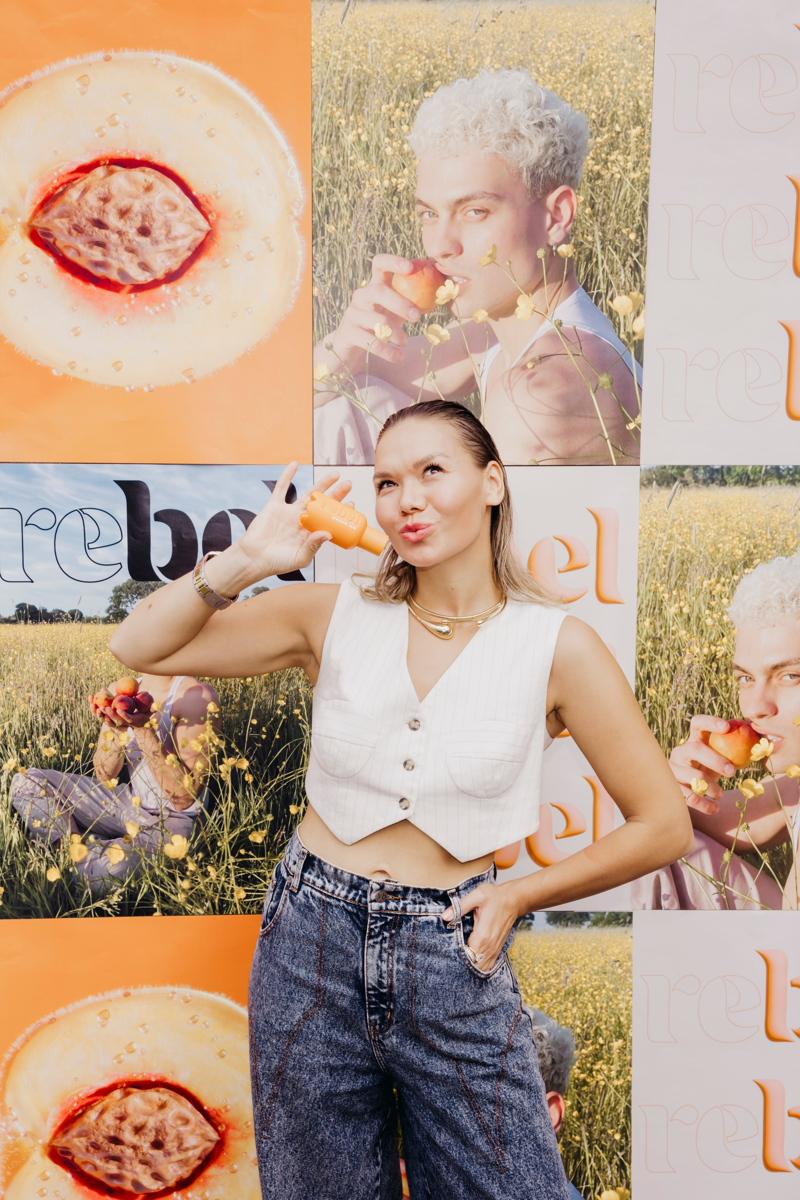 «Rebel» by «Molecule». «Птичка на проводе»: информационный портал в Москве