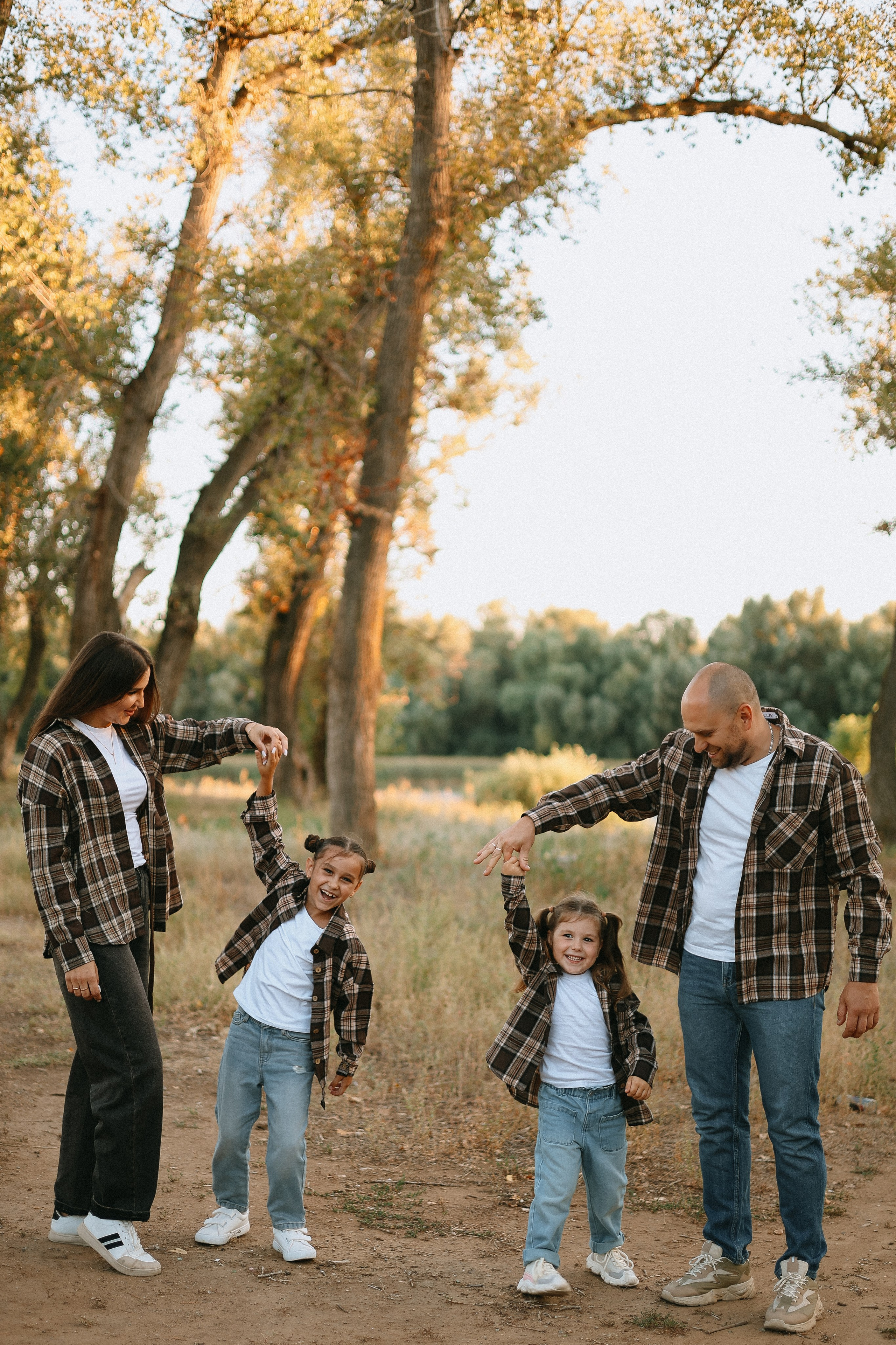 Евгений & Юлия & Полина & Юлия. Фотограф Елизавета Наумова