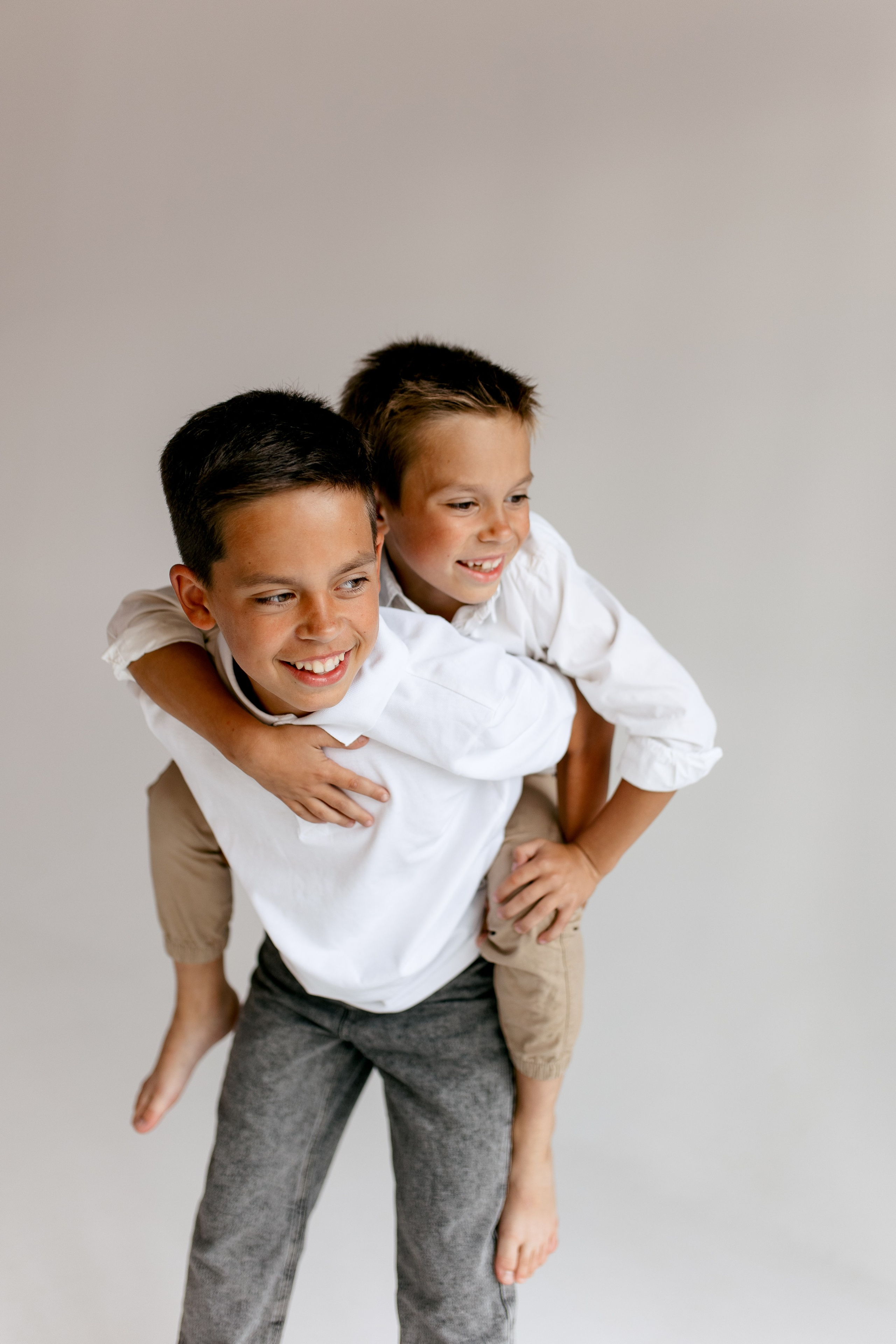 На белом фоне. Свадебный и семейный фотограф в Туле и области Маша Костина