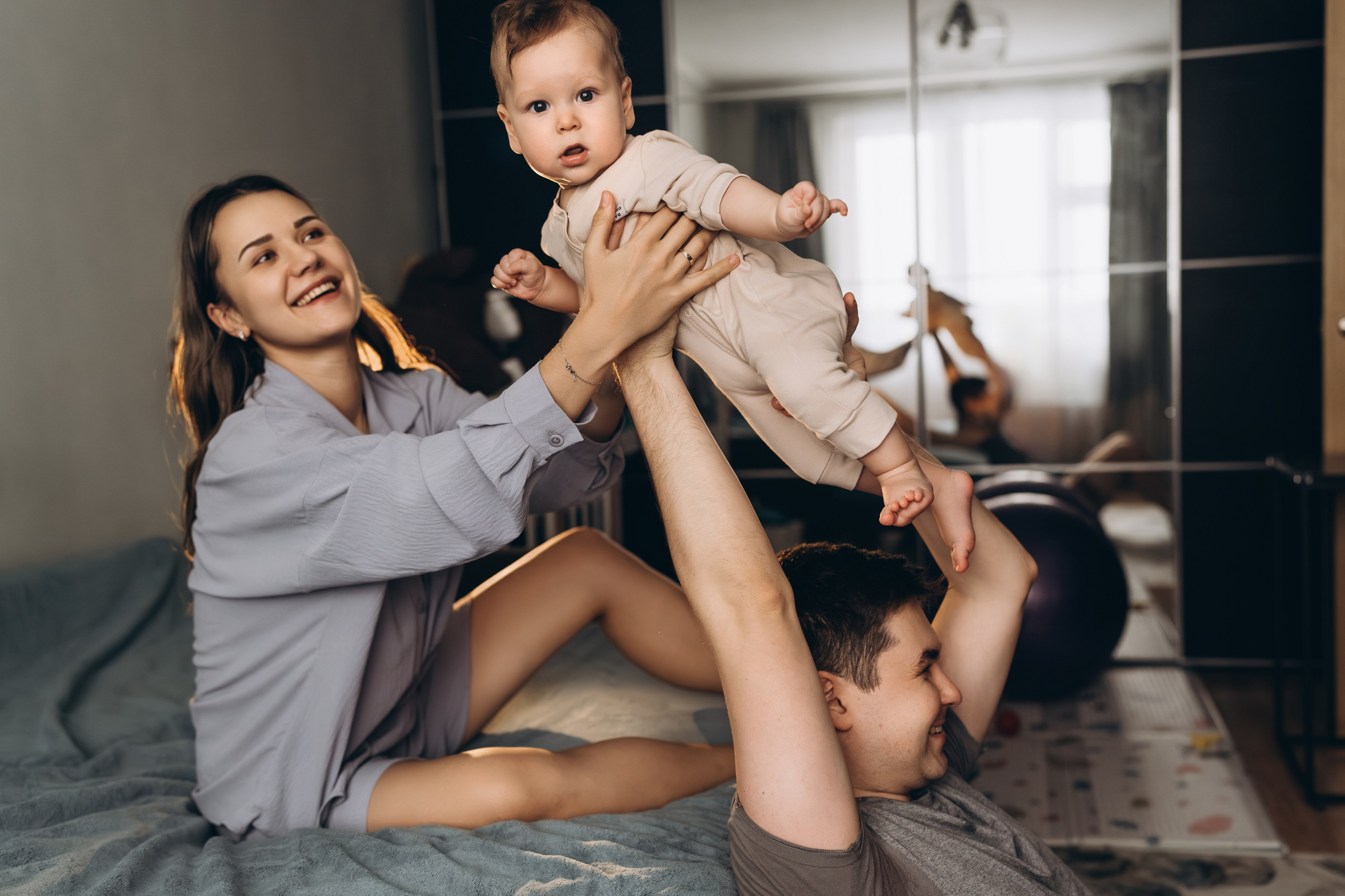 Домашняя фотосессия для Тани, Леши и Ромочки. Детский, семейный и ньюборн фотограф в Москве Юлия Шуарт