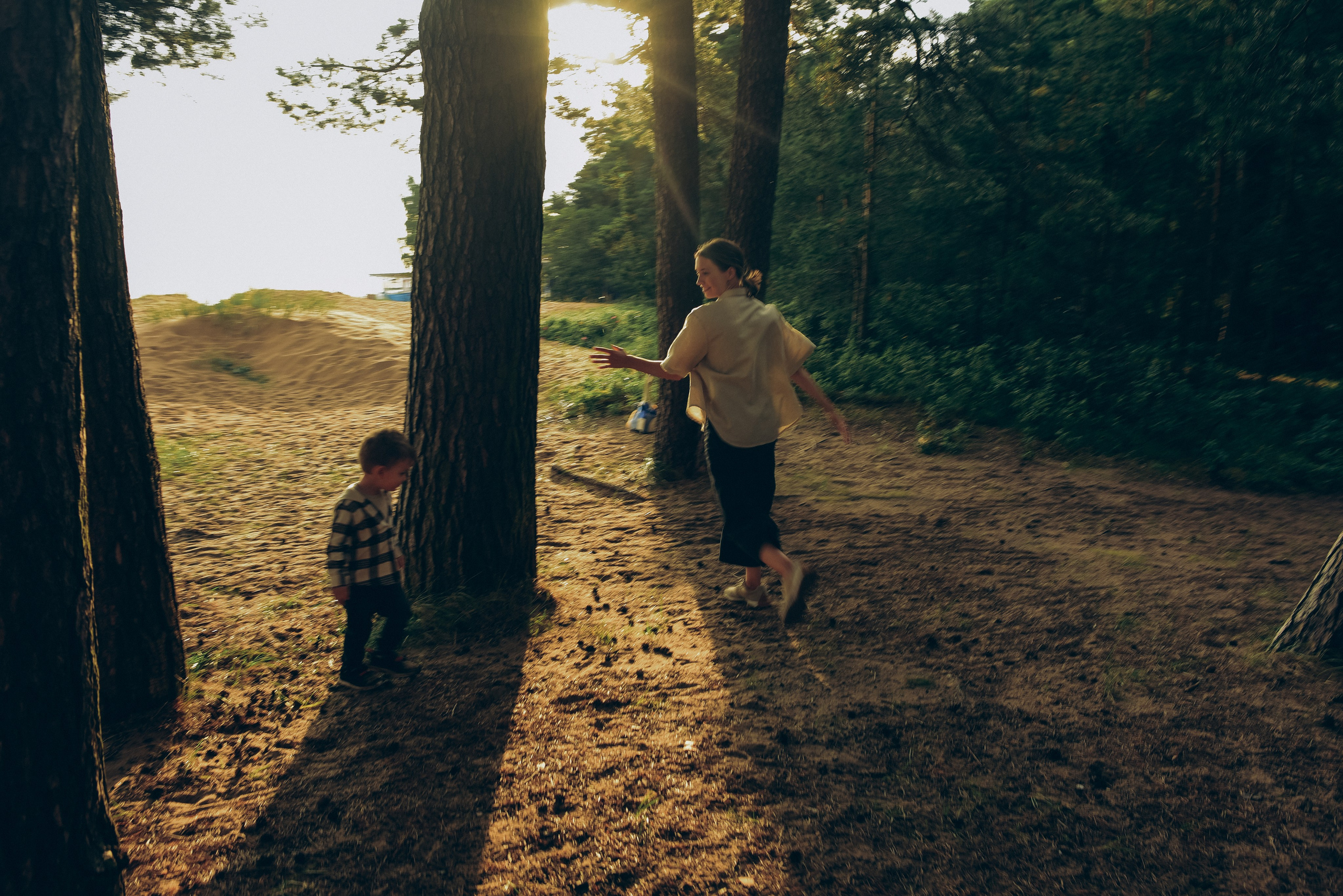 Фотопрогулка мама и сын. Екатерина и Илай. Семейный и свадебный фотограф в Санкт-Петербурге Яна