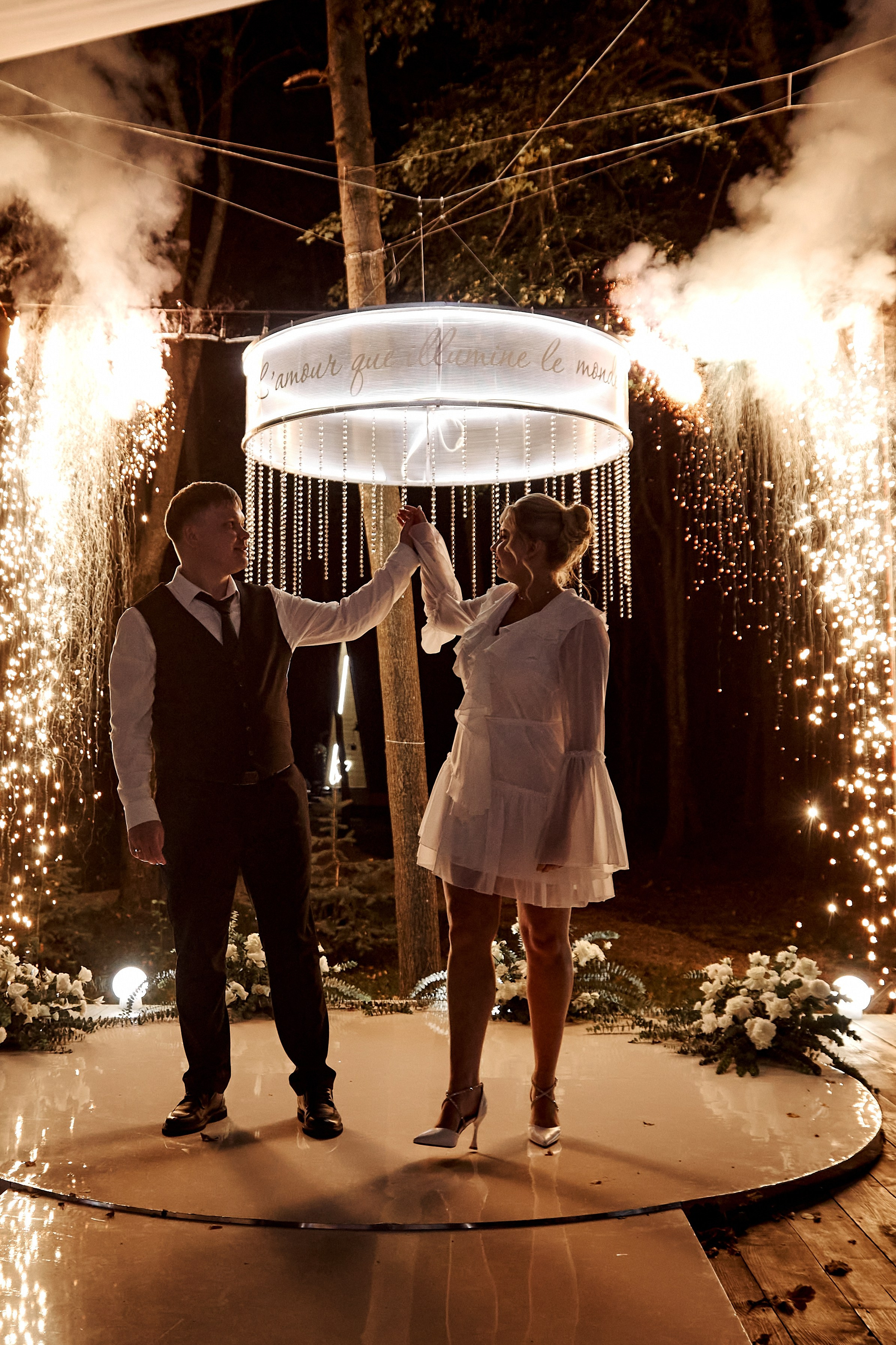 L'amour que illumine. Студия декора НикитинаДекор — оформление мероприятий в Ульяновске. Профессиональное создание эксклюзивных декораций