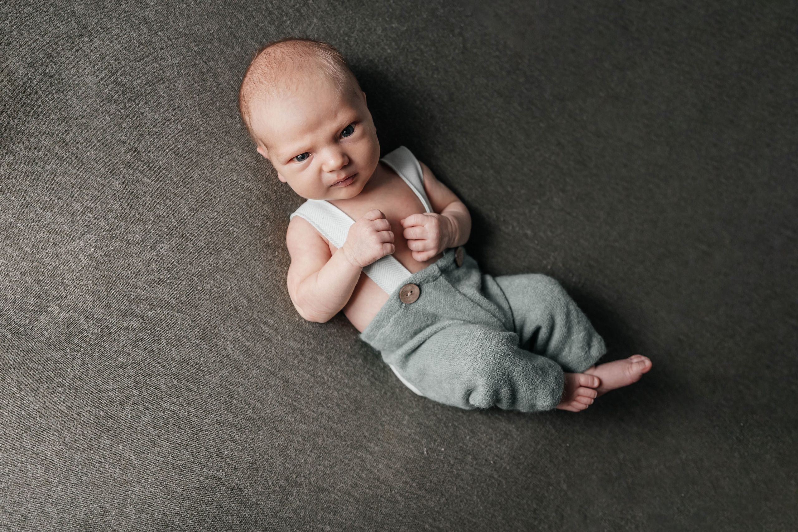 Альбом с классическим ньборном в ярких тонах. Фотограф новорожденных Москва, Люберцы, Жуковский, Раменское