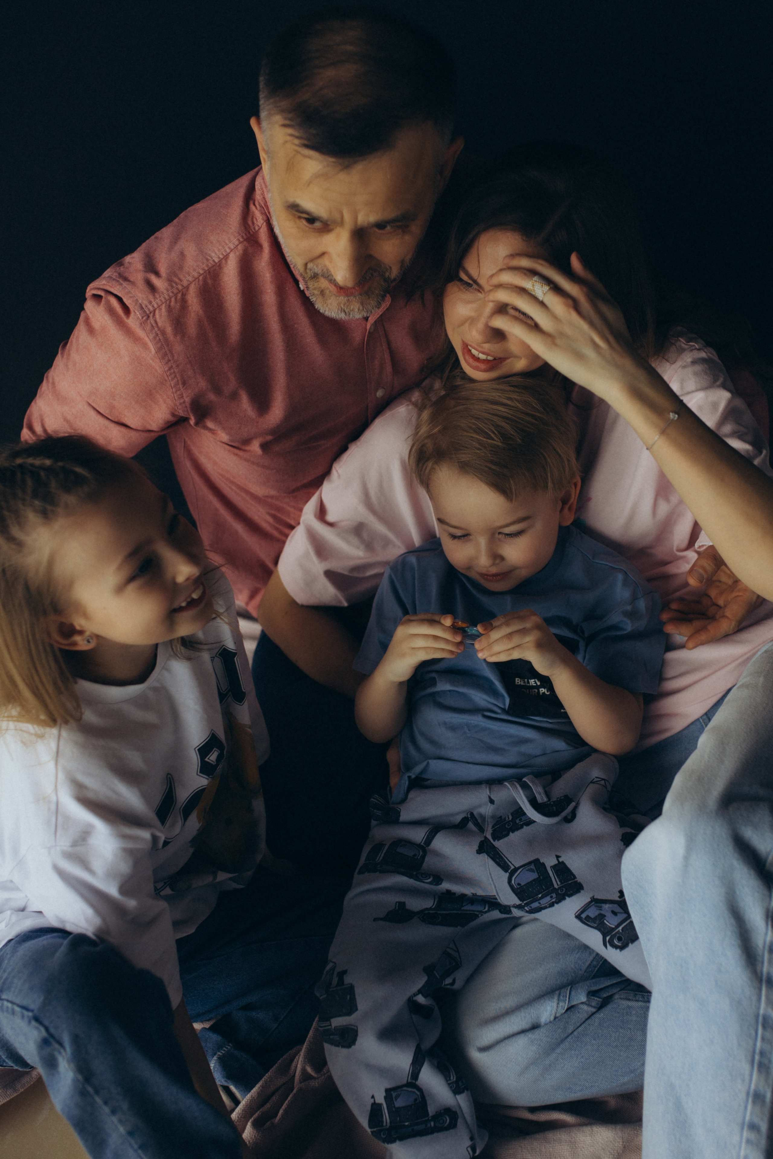 Семейная в студии. Семейный фотограф Lifestyle Ноябрьск/Губкинский/Тобольск