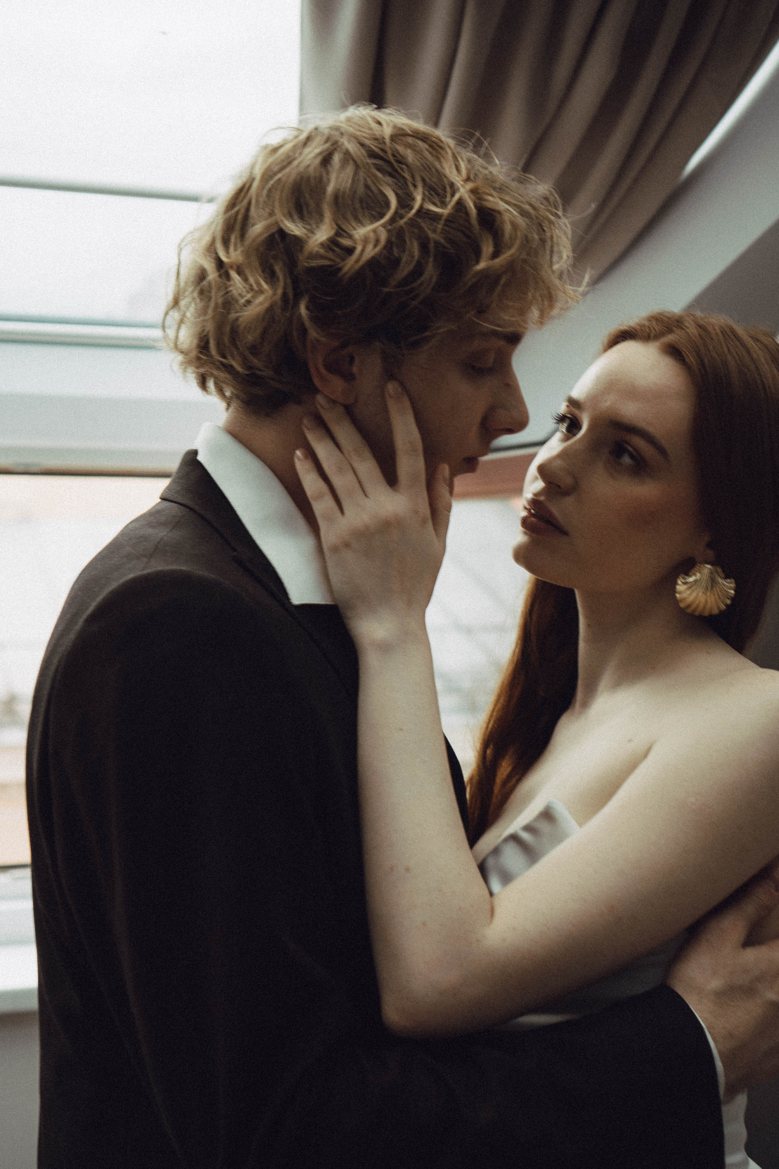 СВАДЕБНАЯ СЬЕМКА В ОТЕЛЕ. СБОРЫ ЖЕНИХА И НЕВЕСТЫ И ТАКЖЕ ТОР И ПОДГОТОВКА К ПРОГУЛКЕ. Профессиональный фотограф, Санкт-Петербург — Виктория Богомолова