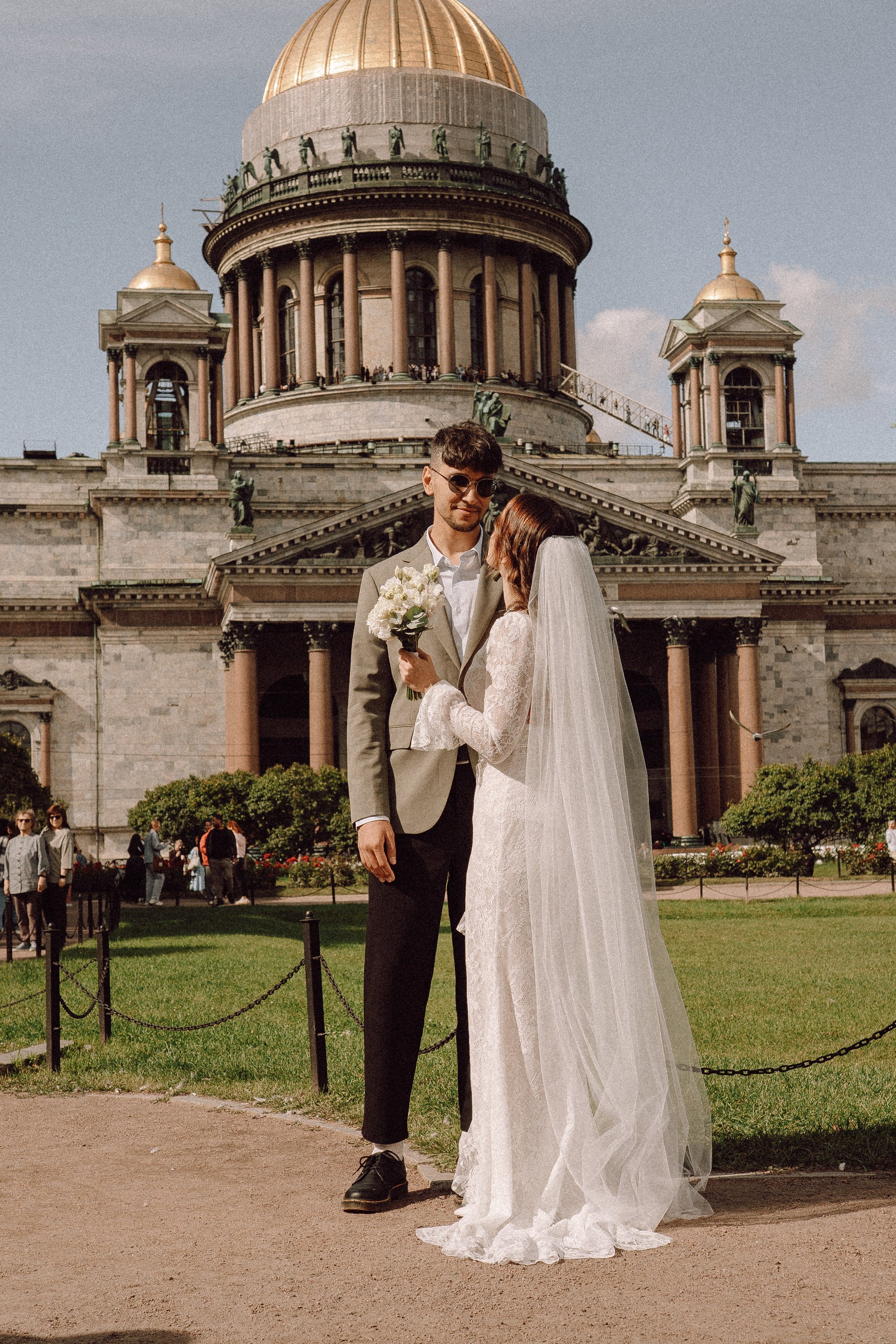 СВАДЕБНАЯ ПРОГУЛКА ВОЗЕ ИСАИКЕВСКОГО СОБОРА АСТОРИИ И ЗАКОНОДАЛЕТНОГО СОБРАНИЯ. Профессиональный фотограф, Санкт-Петербург — Виктория Богомолова