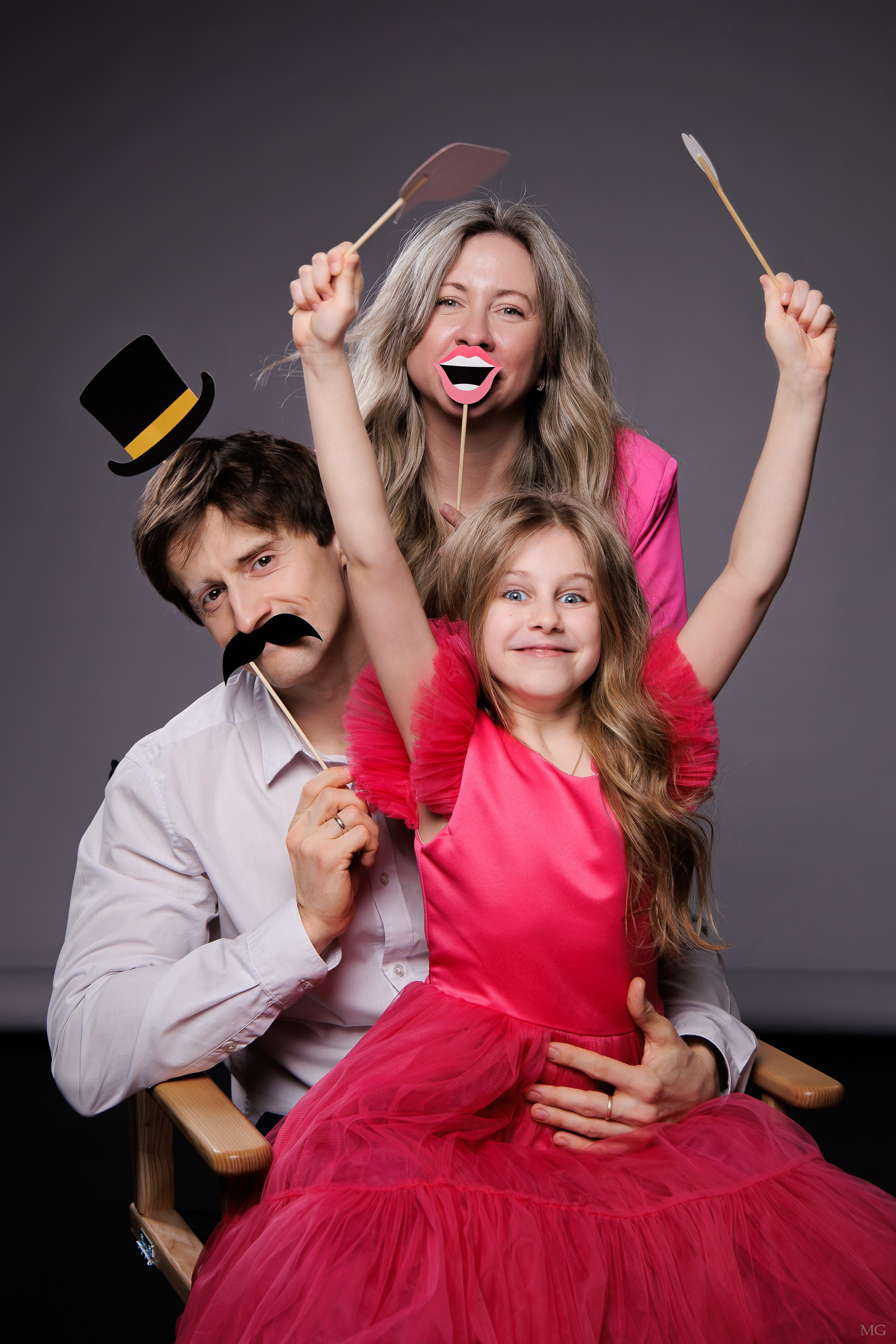 Веселье в студии. Маша Гонтарь Семейный домашний репортажный фотограф в Санкт-Петербурге