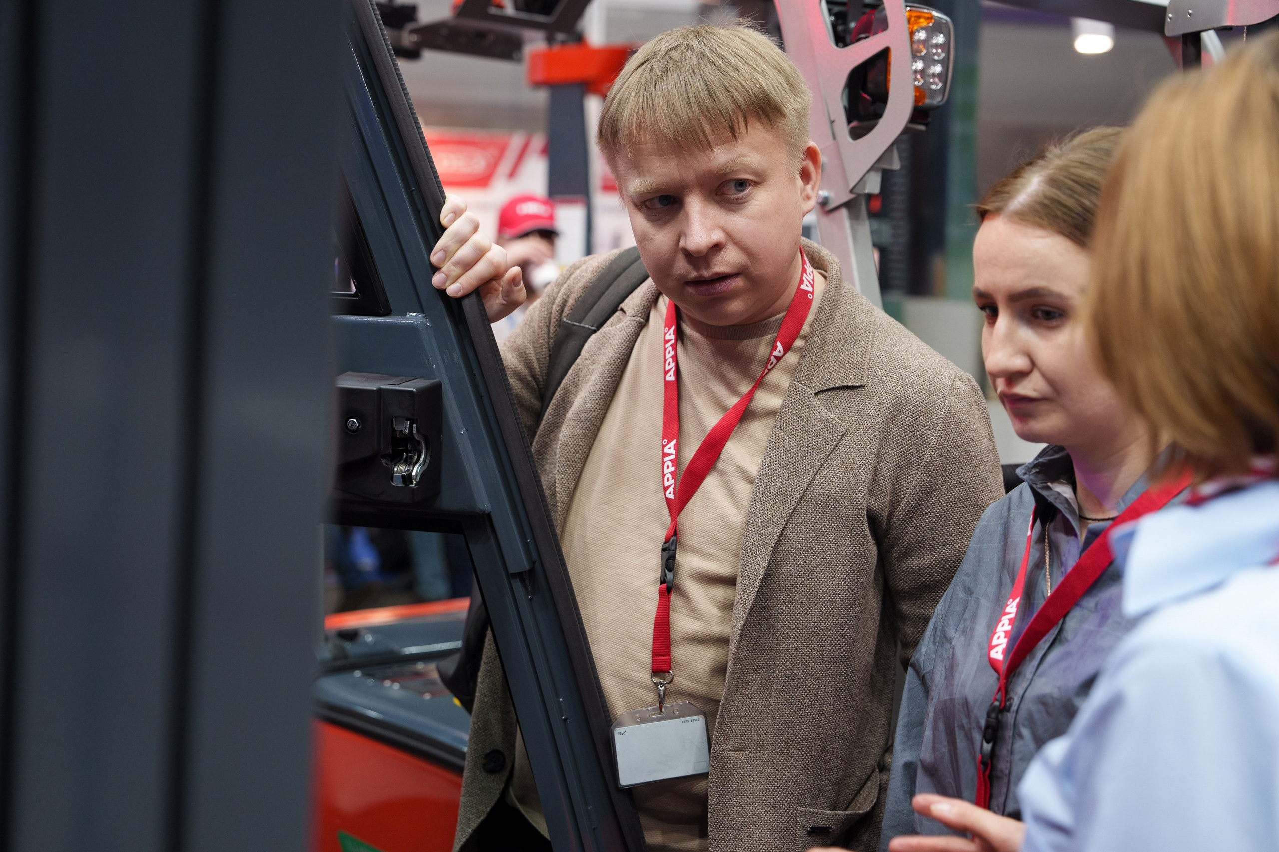 HELI. Стенд в Крокус Экспо. Фотограф Саша Блюз