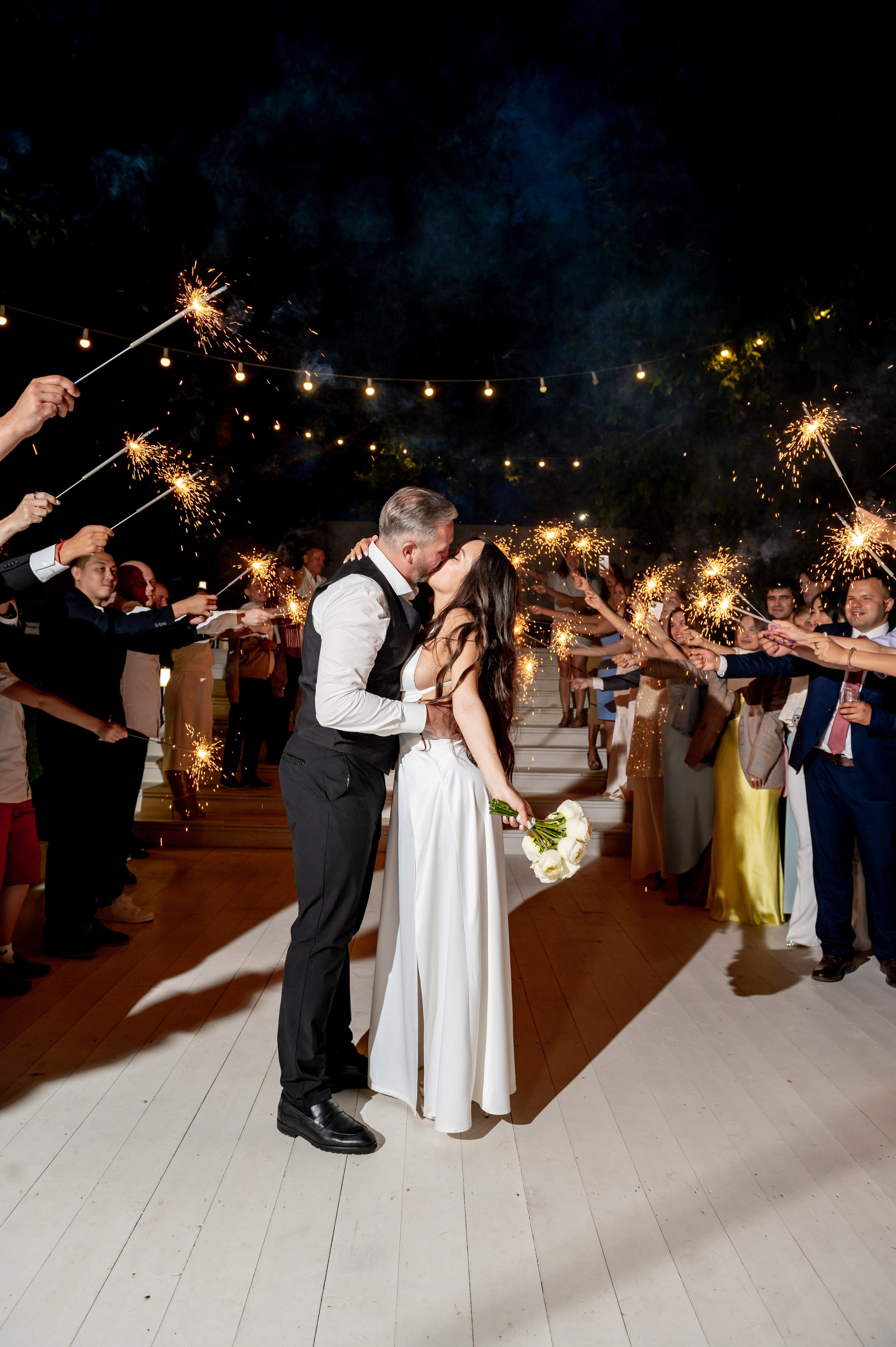 Классическая свадебная фотосессия Аины и Антона по самым красивым местам для свадебной прогулки в Санкт-Петербурге. Портретный, семейный и свадебный фотограф в Санкт-Петербурге и в Пушкине Ширяев Денис