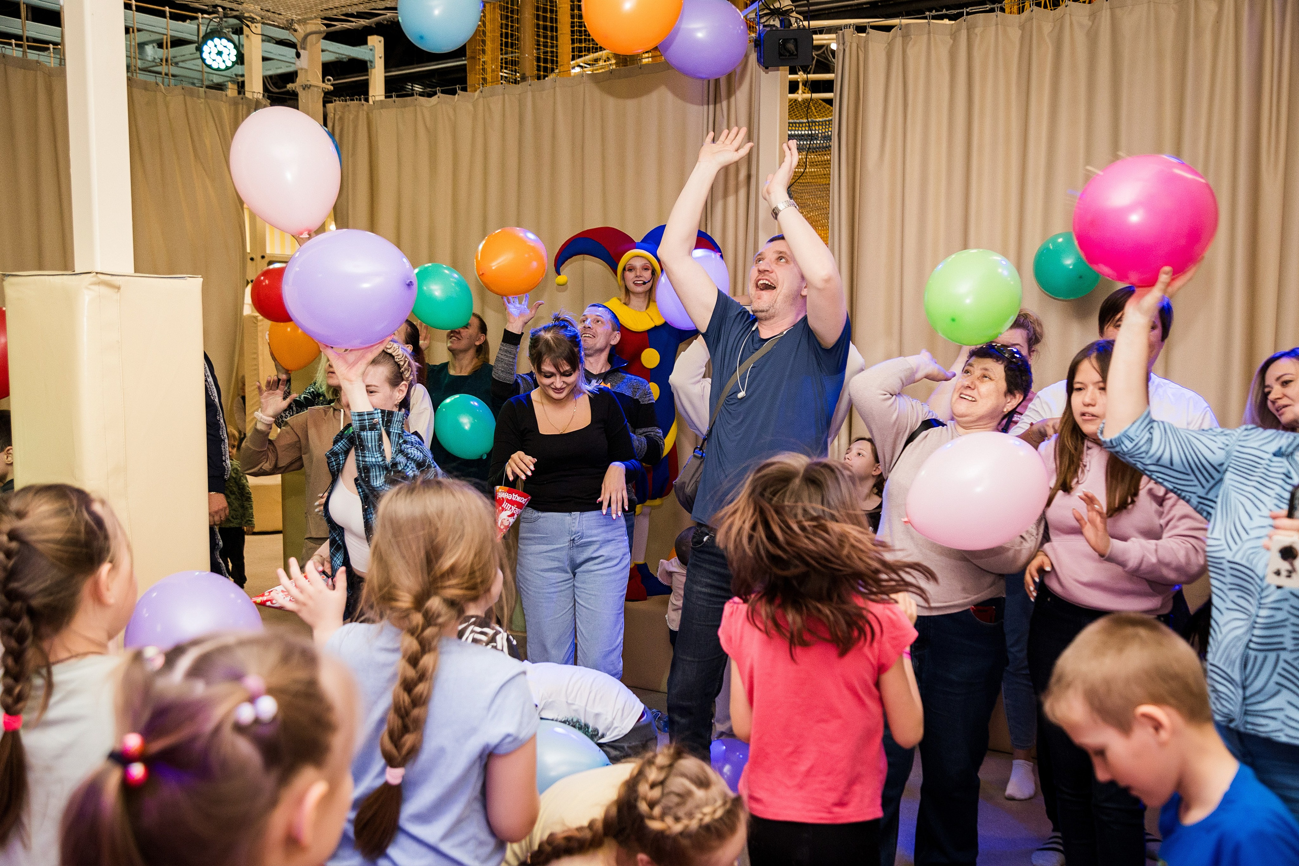 День рождения Арлекина. Детский фотограф видеограф в Хабаровске Михаил Орлов