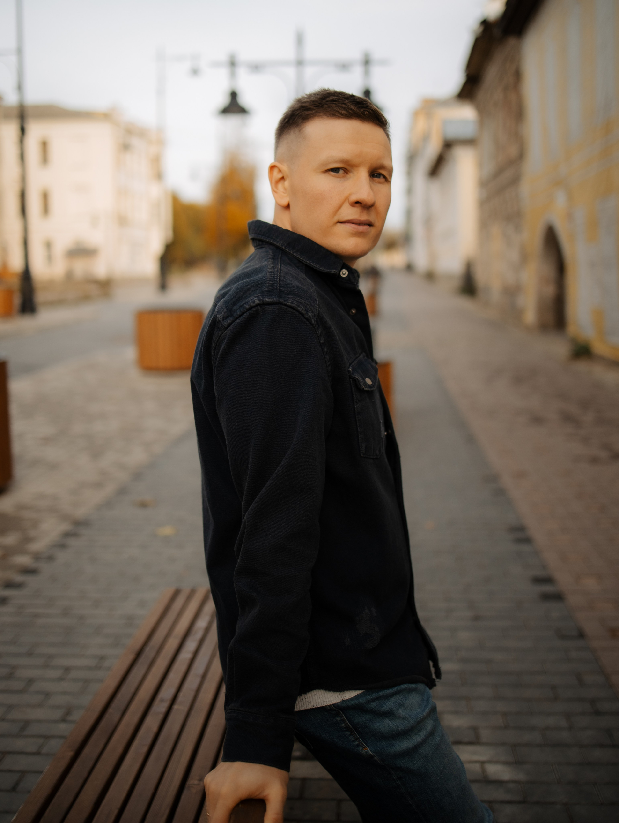 Мужская съемка в городской локации. Фотограф Углич и Ярославль Ольга Тятюшкина