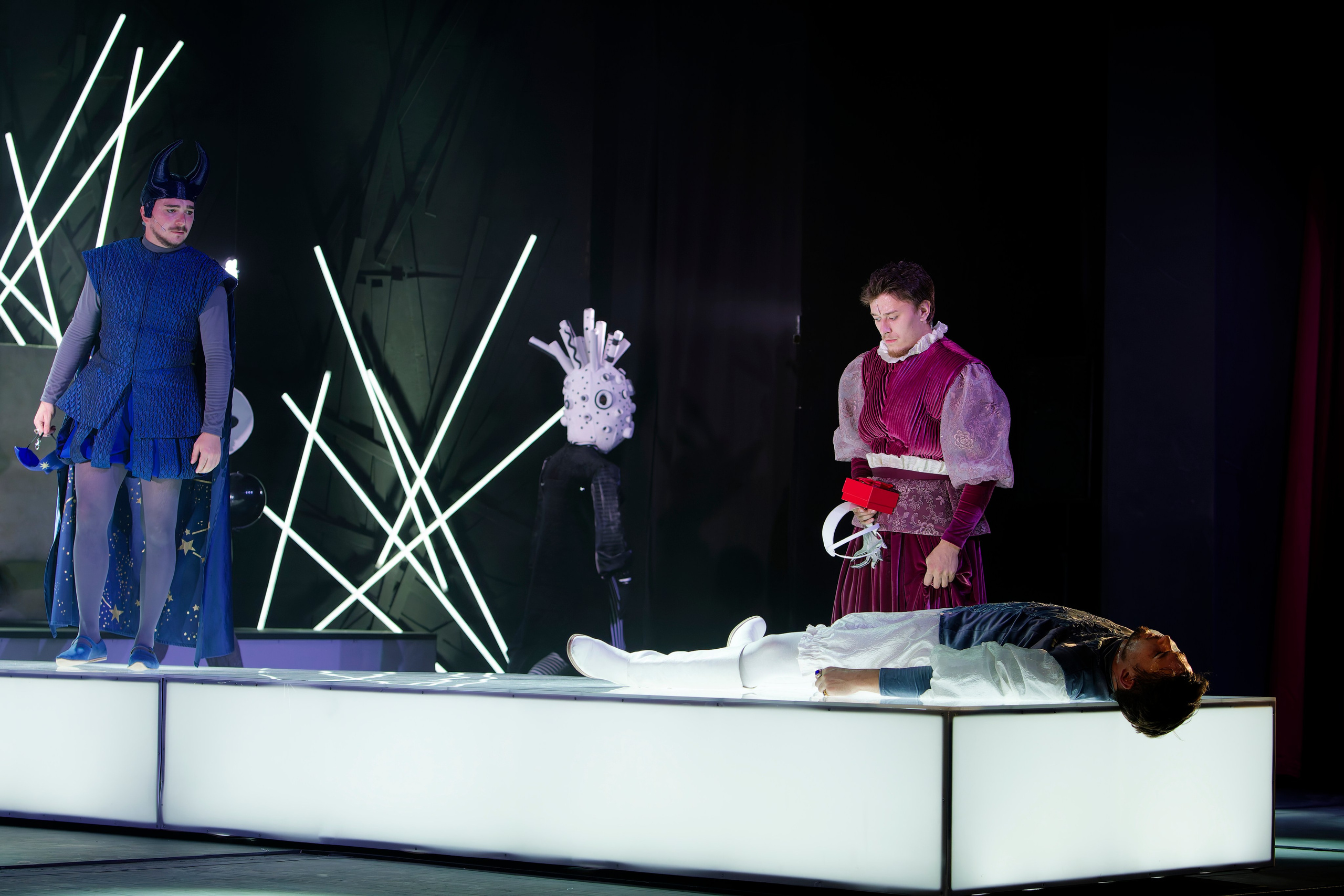 Спектакль «Любовь к трем апельсинам». Кутузов Евгений Фотограф в Южно-Сахалинске