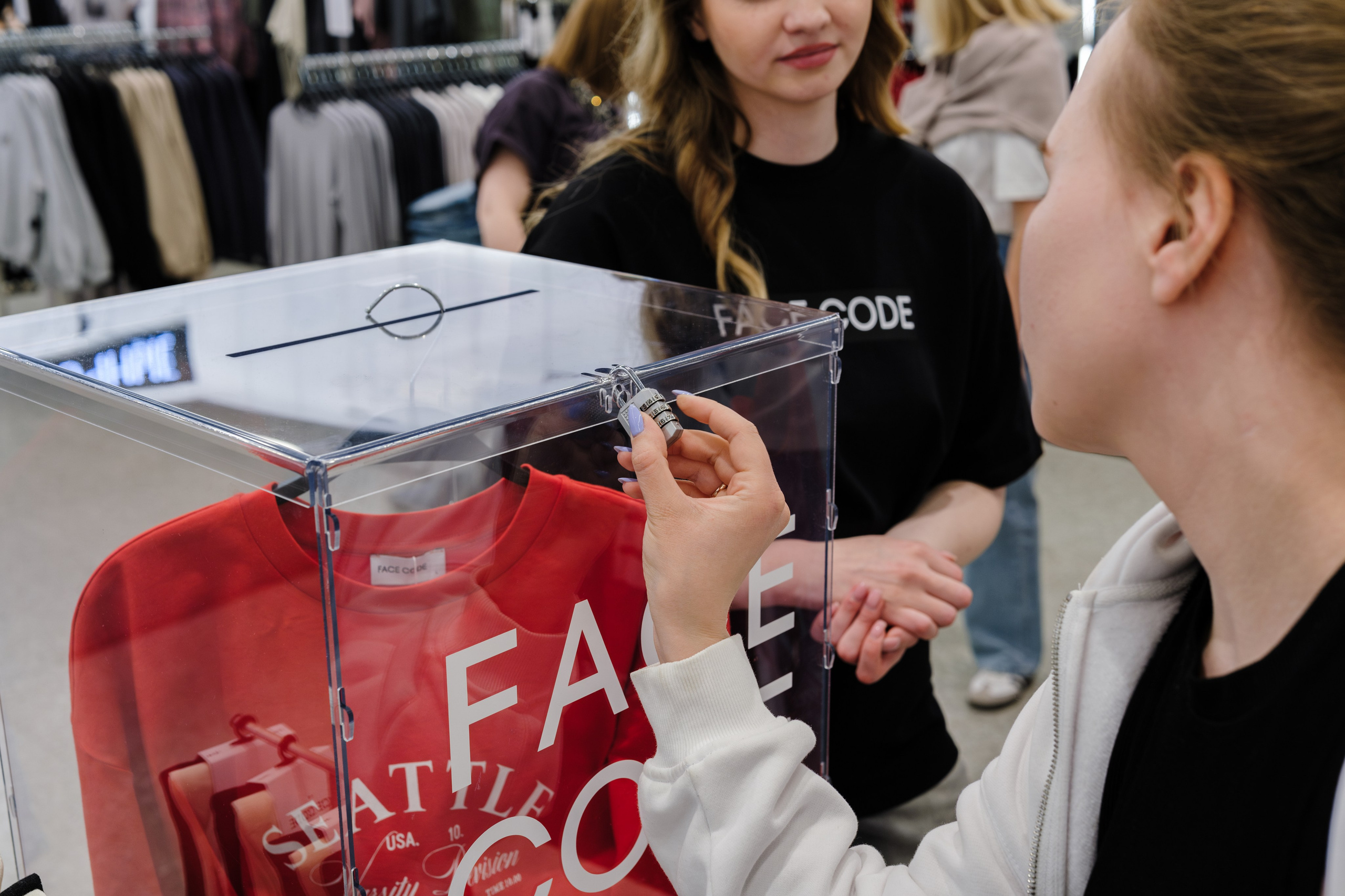 Открытие FACECODE. Репортажный и портретный фотограф в Москве Илья Спиридонов