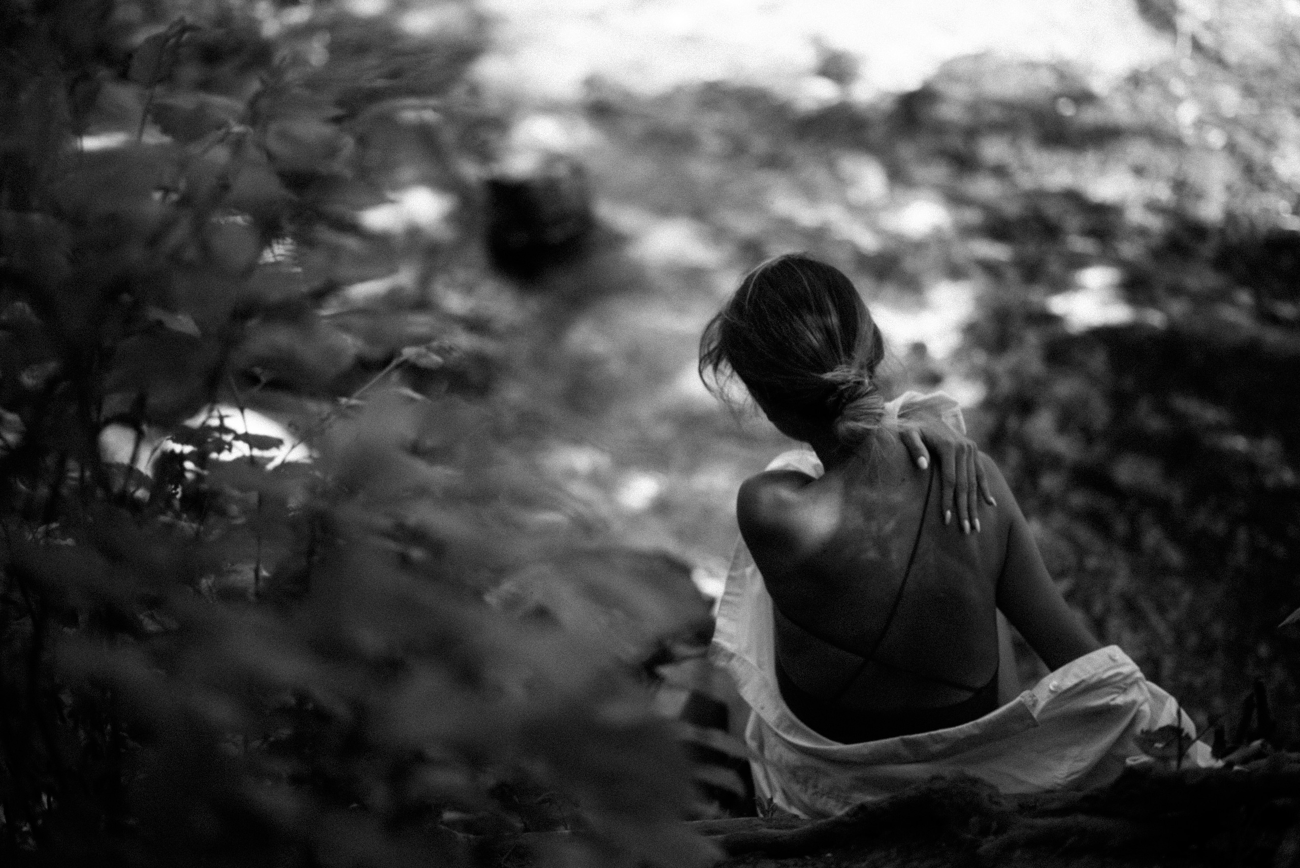 Женская портретная фотосессия на природе