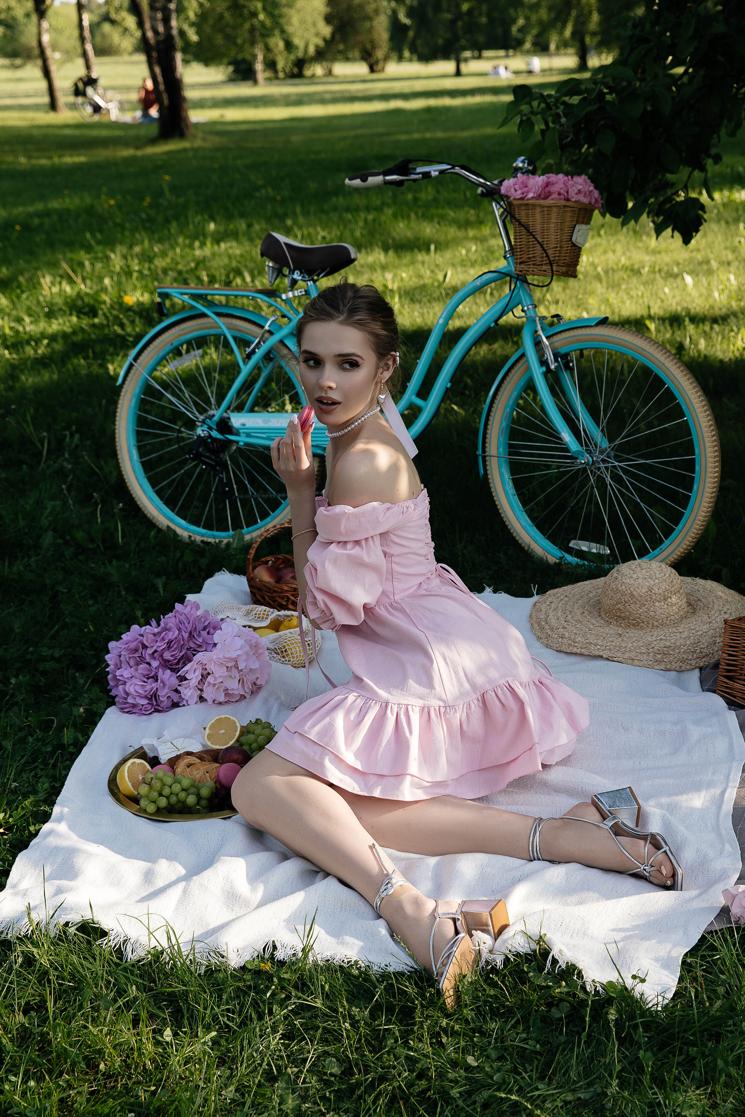 ПИКНИК В ПАРКЕ. Фотограф индивидуальных женских портретов и LOVEstory в Москве