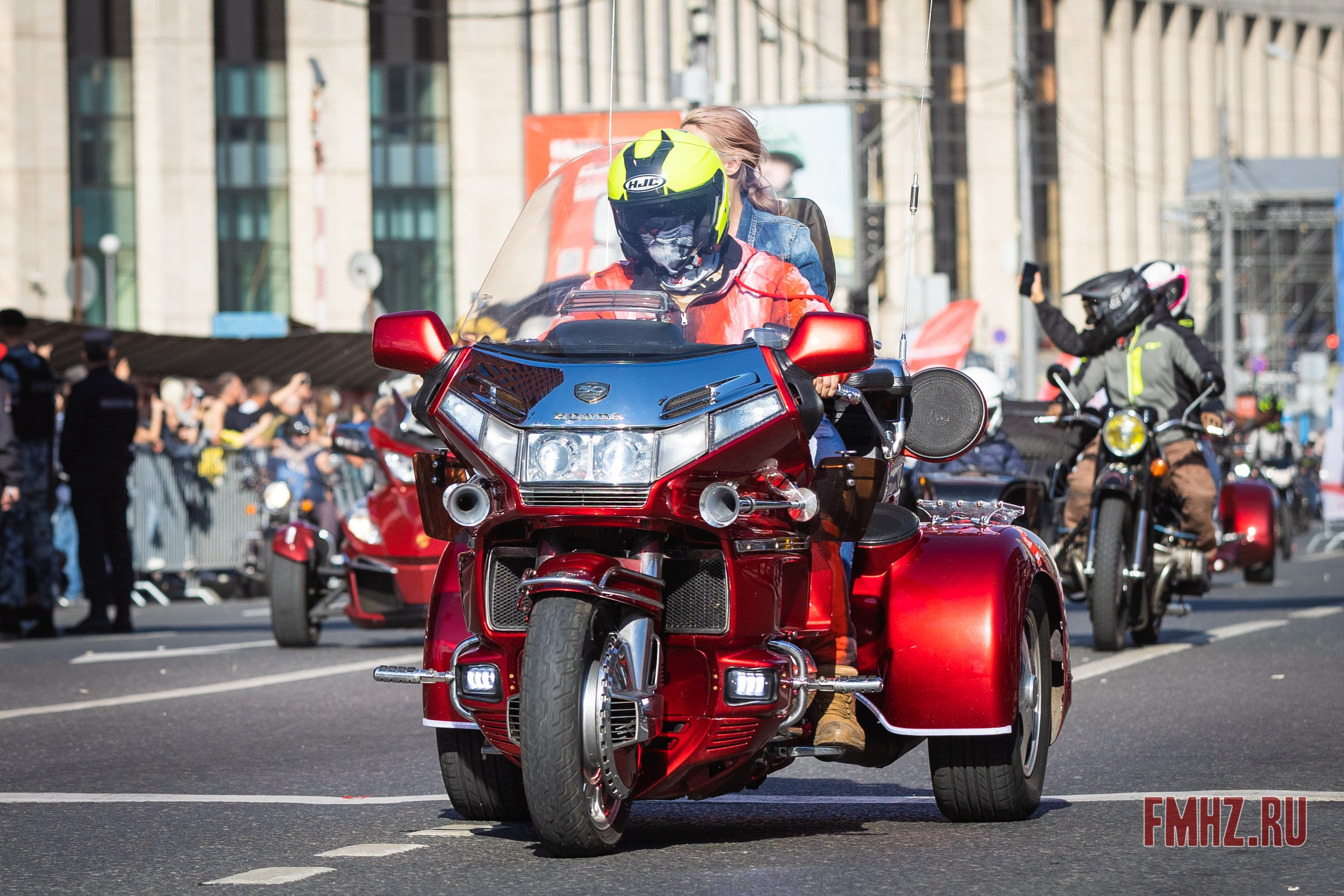 Закрытие Мотосезона 2023 на проспекте Академика Сахарова. Фотограф Владимир Охрименко