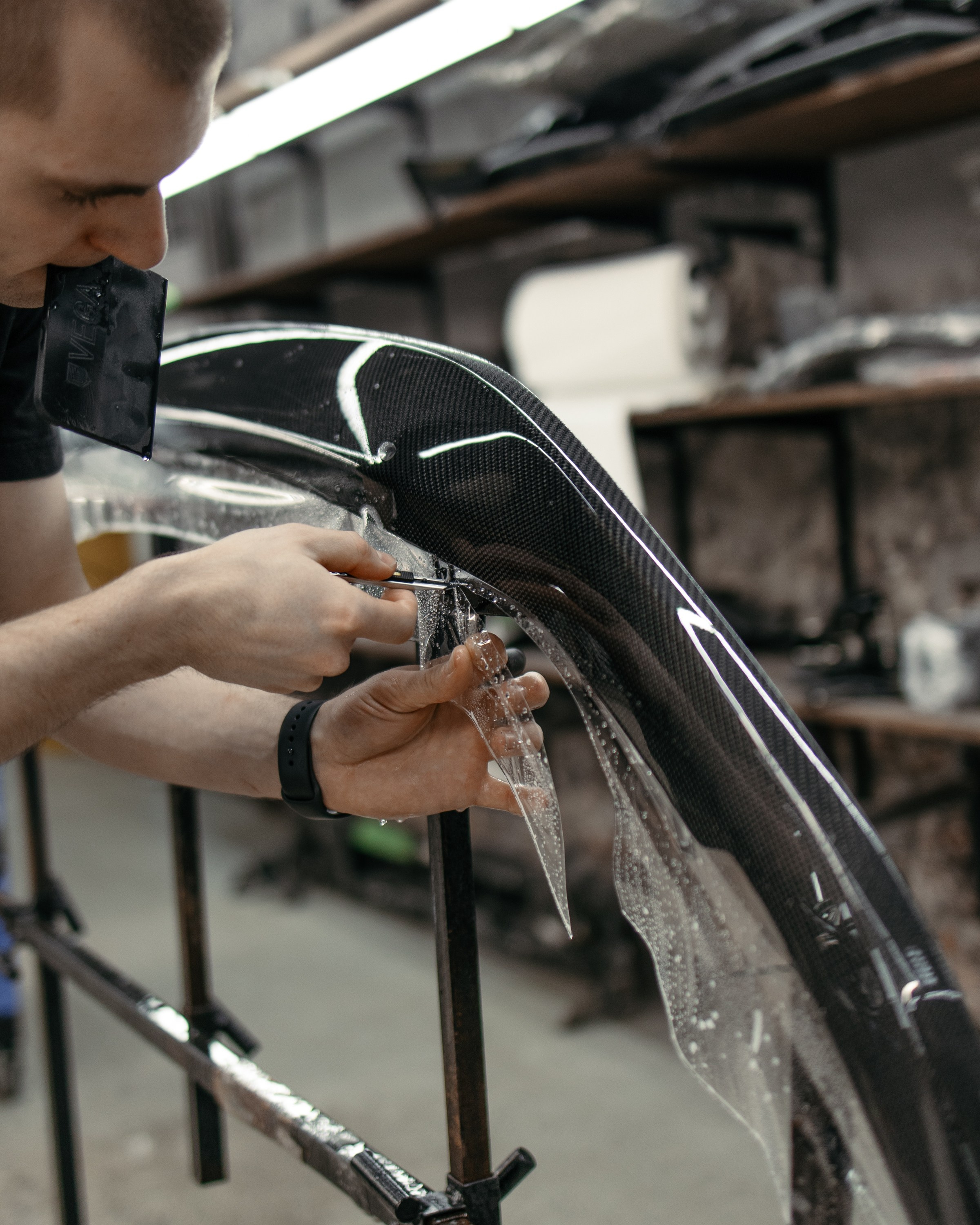 Ram TRX ламинация карбоном внешних элементов кузова, салона и установка распорки. DeLorein