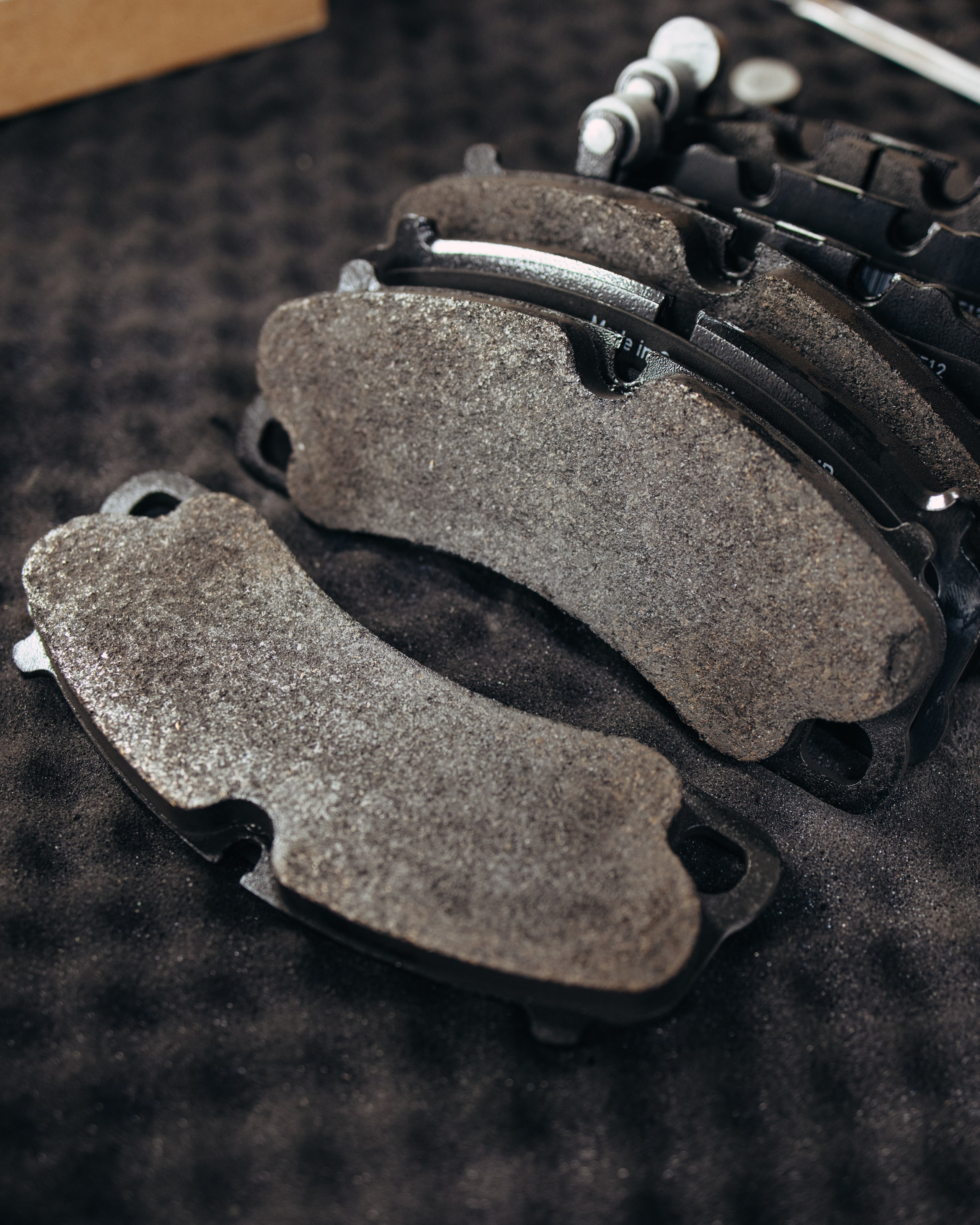 Porsche 911 замена дисков после перегрева и замена колодок. DeLorein