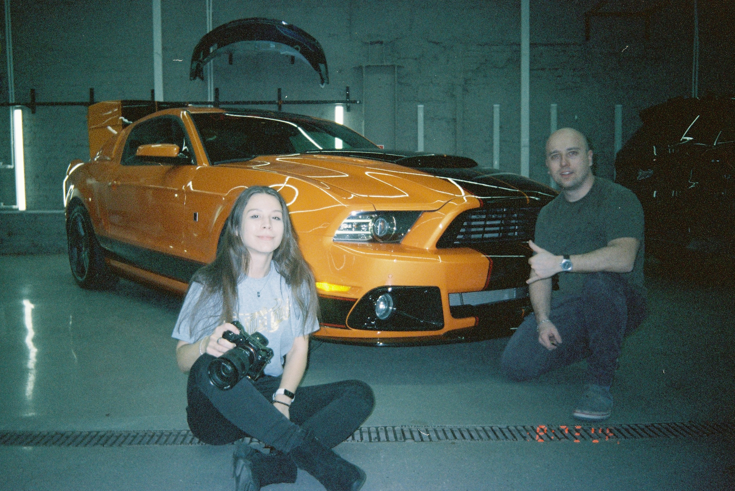 Ford Mustang Roush оранжевый окрас кузова и выкрас полос. DeLorein