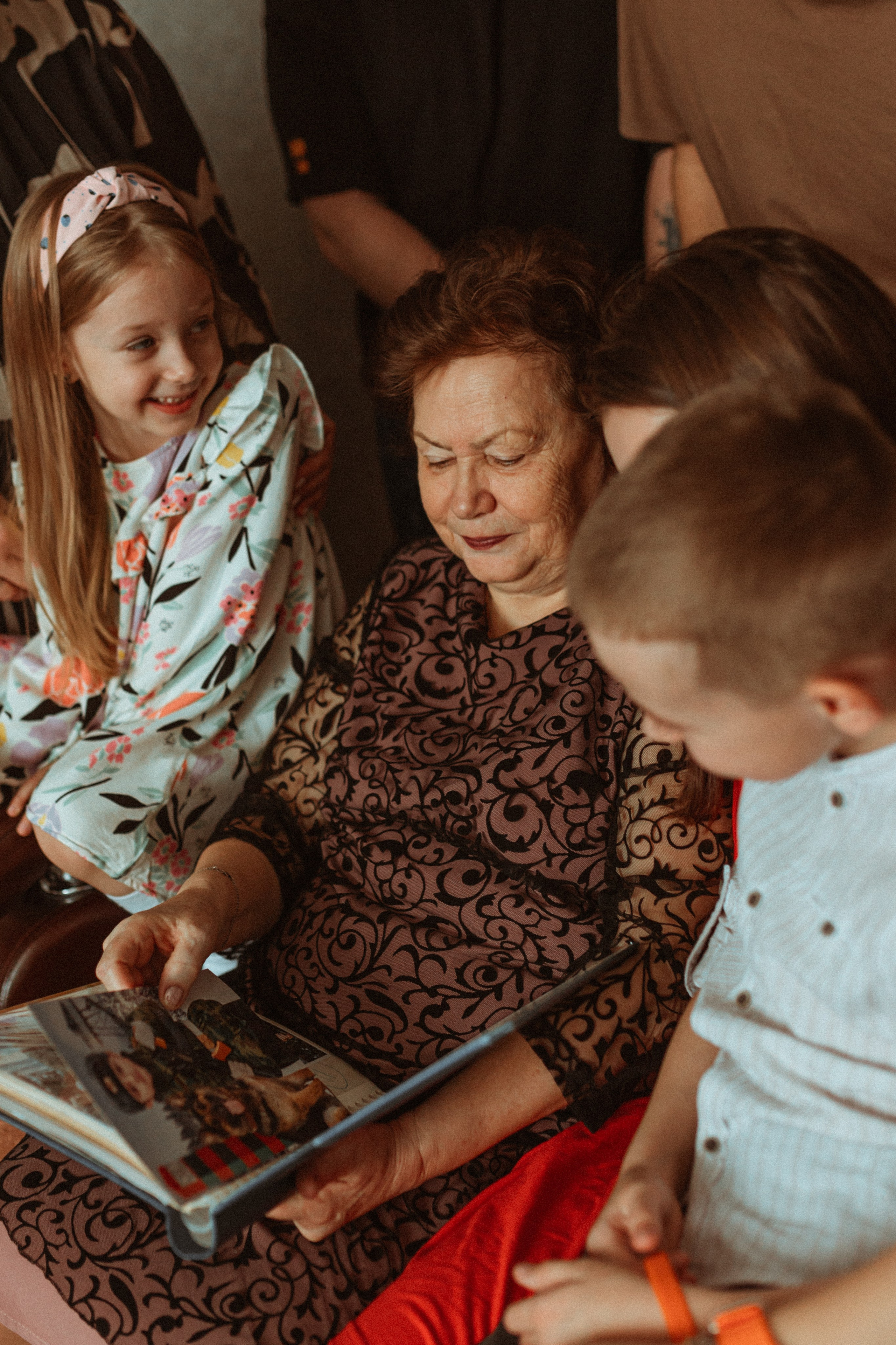 Марина с семьей. Семейный фотограф lifestyle в Новосибирске Елена Шпилевая