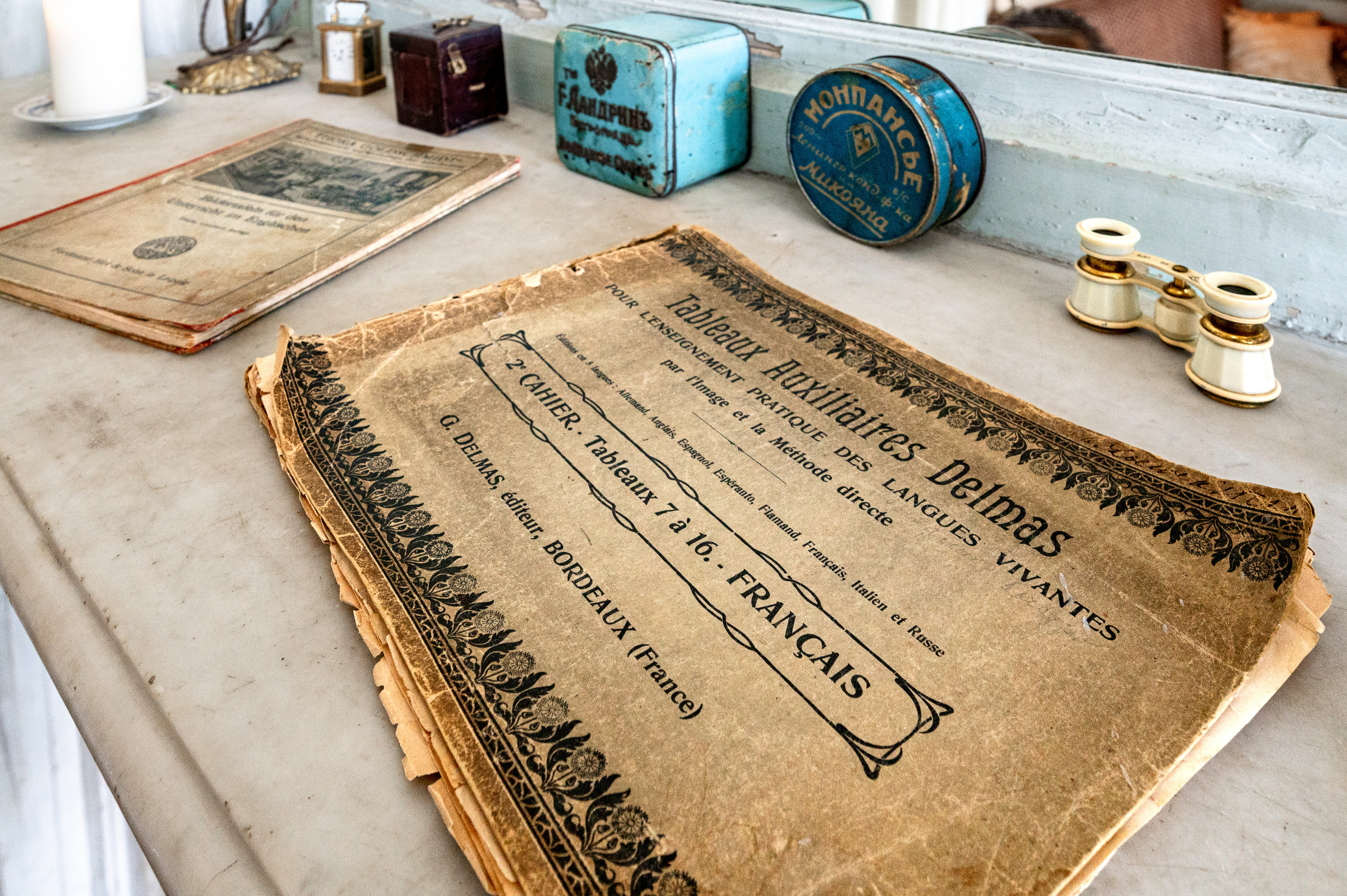 Историческая квартира на Кирочной 24. Интерьерный фотограф. Фото- видеосъемка недвижимости Санкт-Петербург