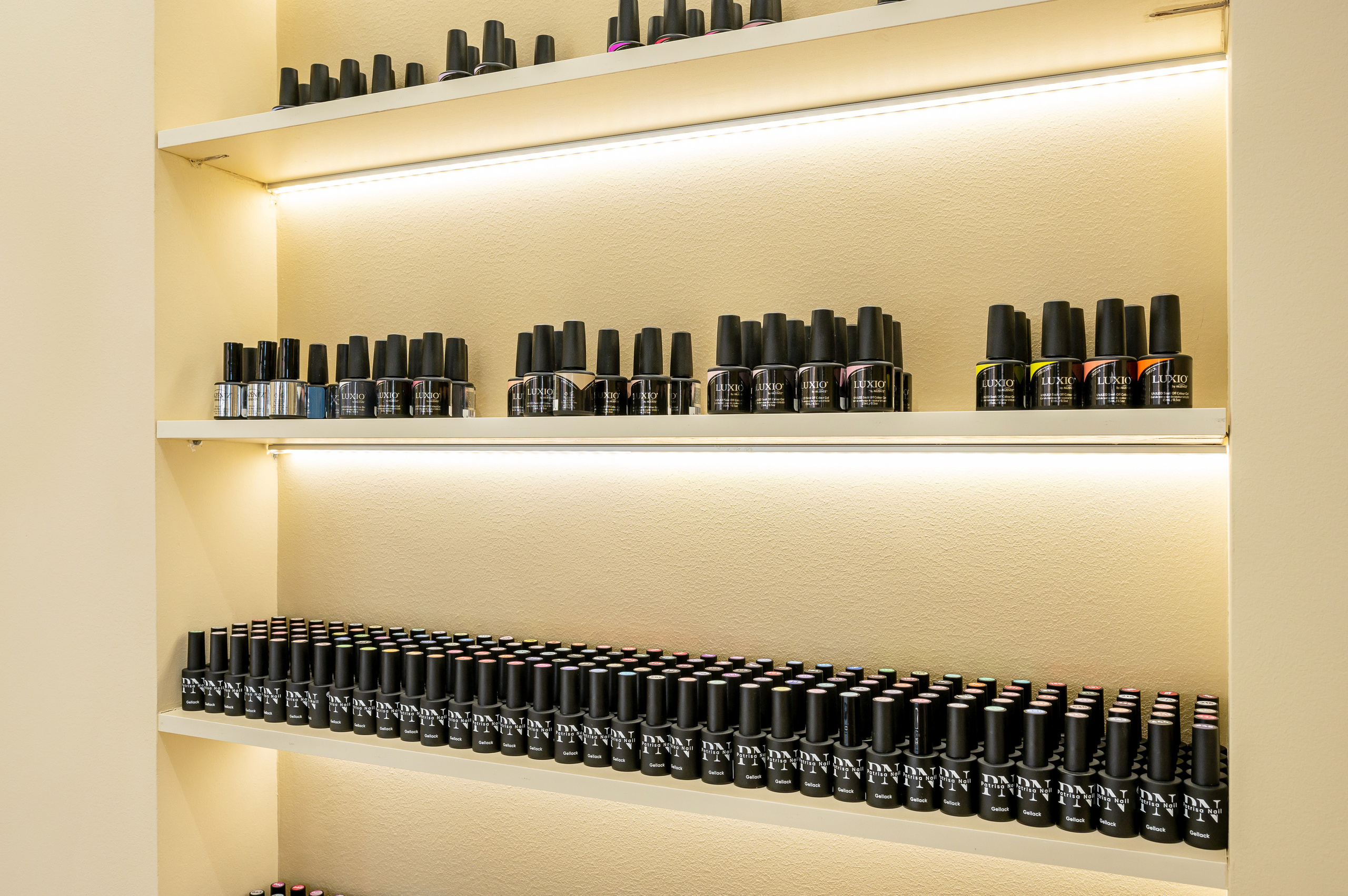 Салон красоты «Кудряво». Интерьерный фотограф. Фото- видеосъемка недвижимости Санкт-Петербург