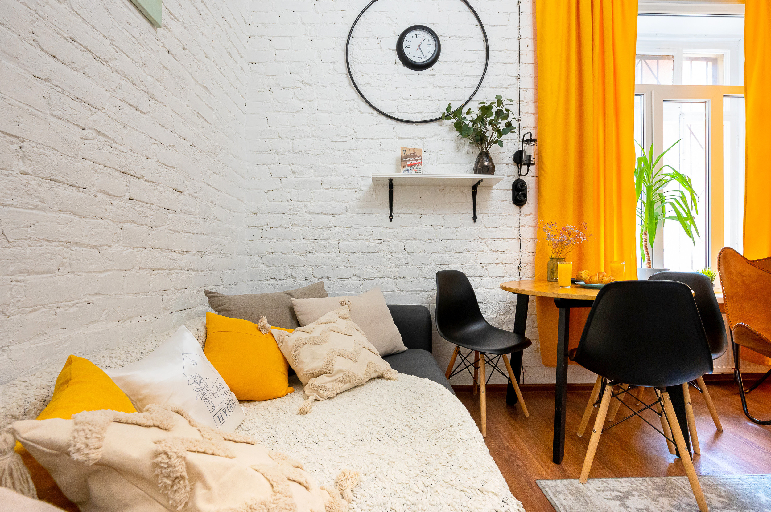 Дизайнерская студия на Белинкого. Интерьерный фотограф. Фото- видеосъемка недвижимости Санкт-Петербург